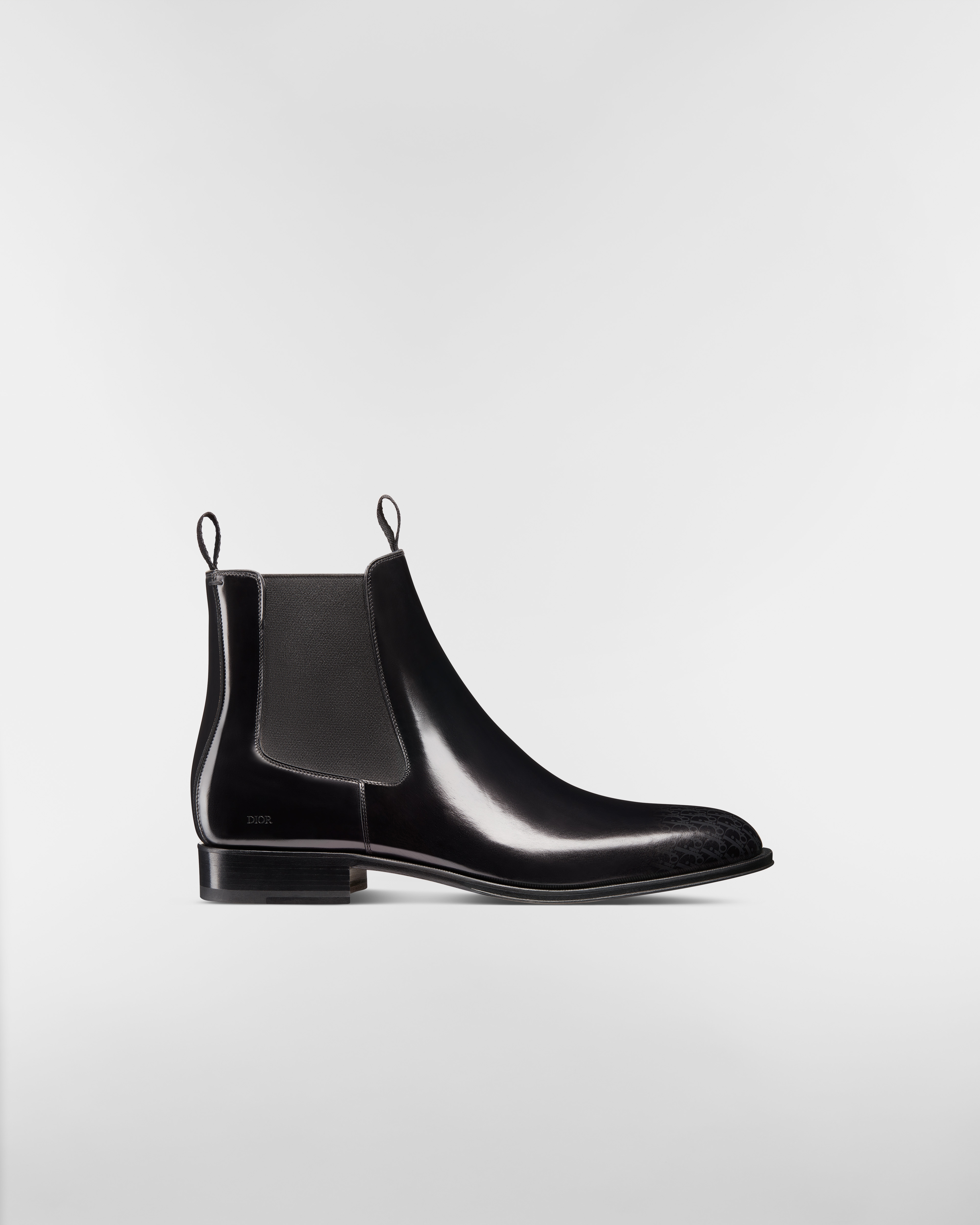 Bota Chelsea Dior Timeless Couro de vitelo patinado com motivo Dior Oblique degradê cinza e preto E02