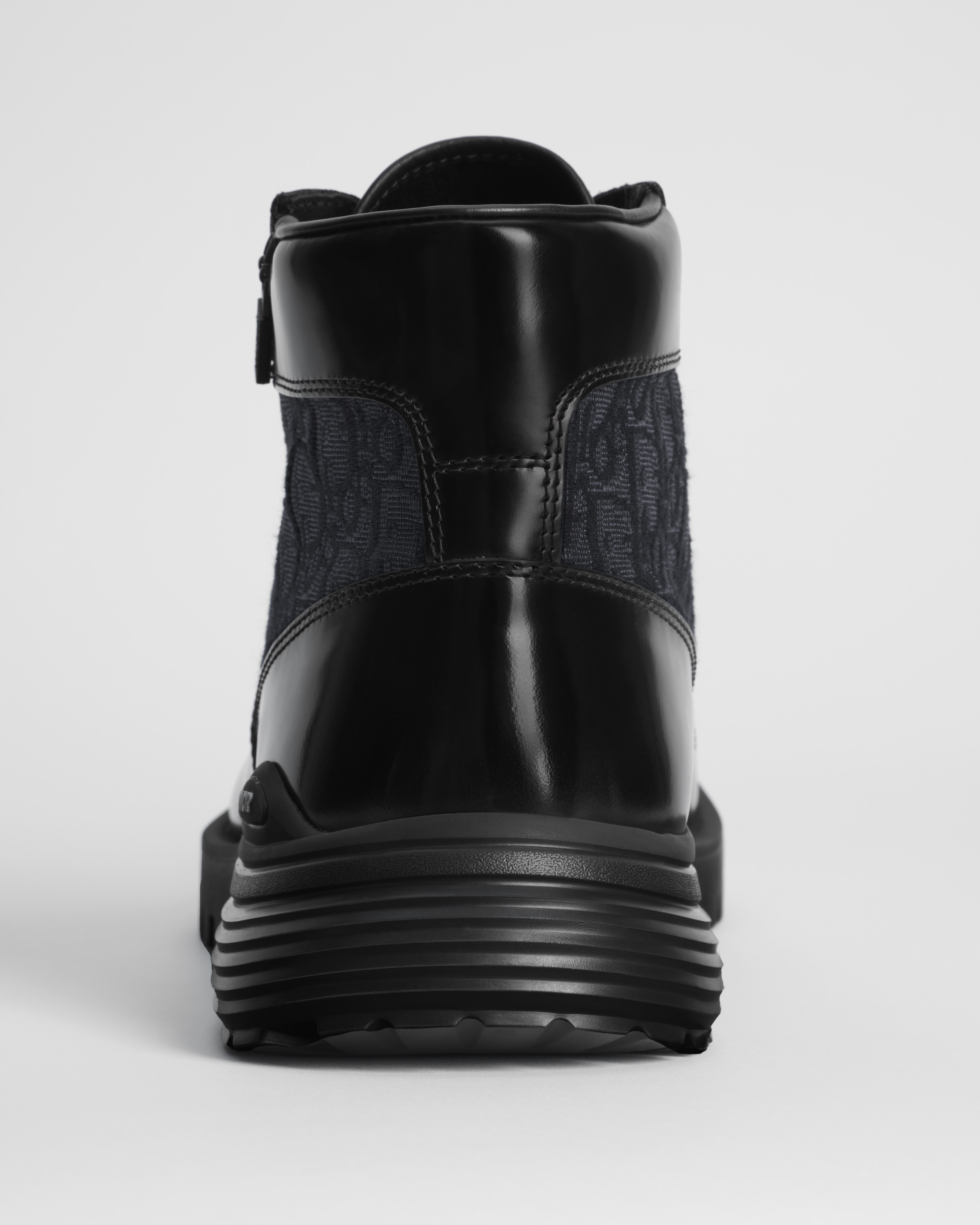 Dior Combat ショートブーツ ポリッシュド カーフスキン & ディオール オブリーク ジャカード E08