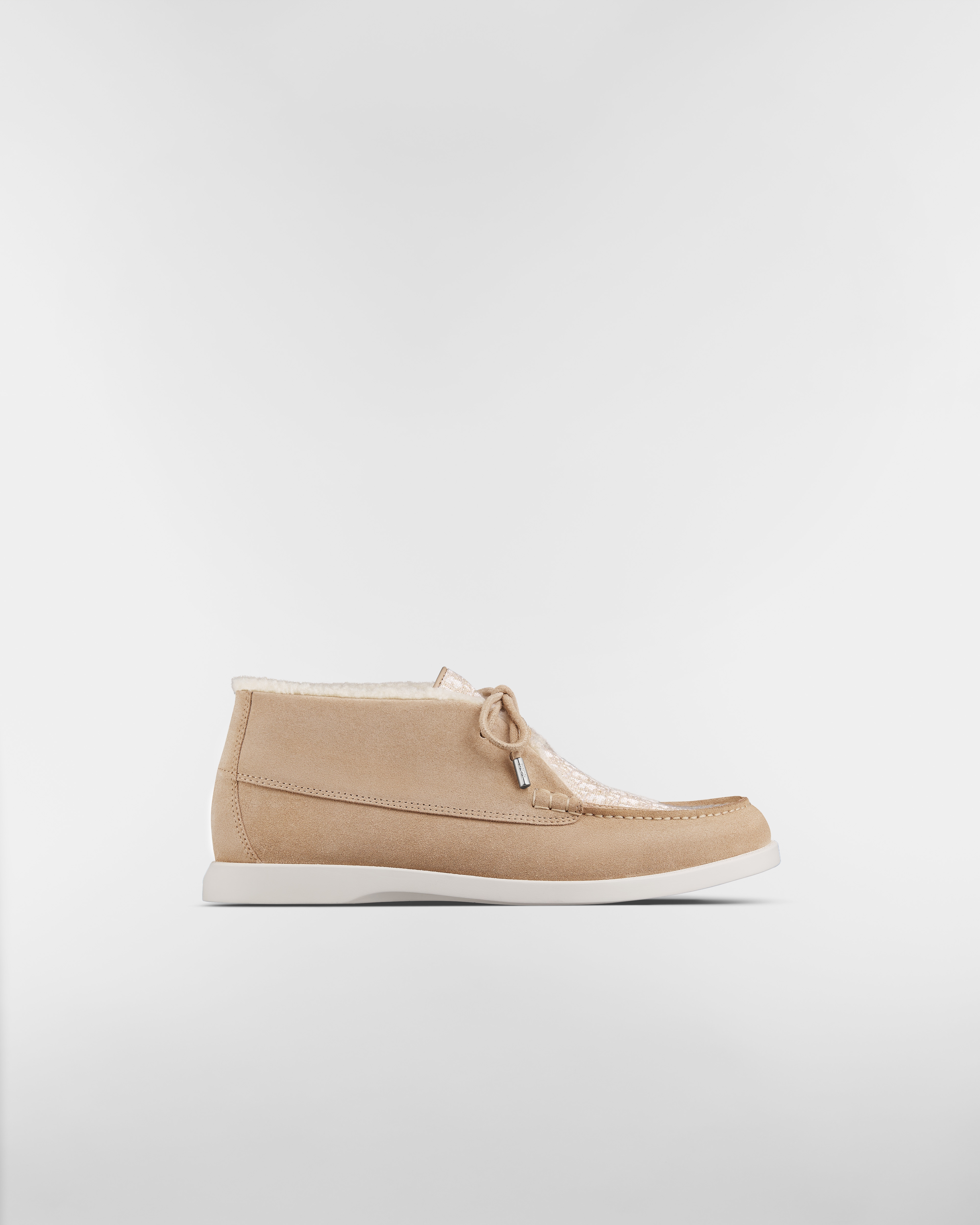 Dior Granville Chukka Stiefel Veloursleder in Beige, Dior Oblique Jacquard in Beige und Shearling in Cremeweiß E02
