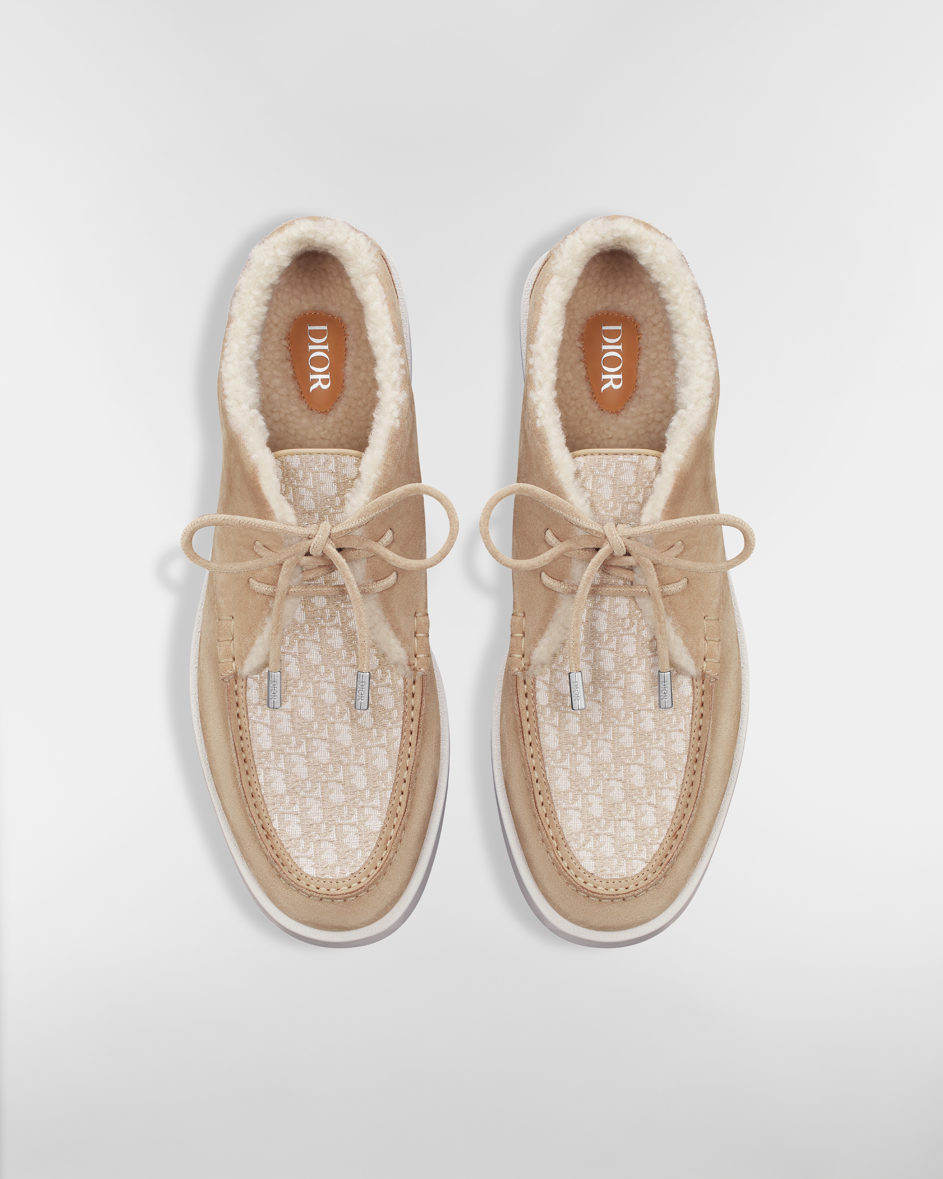 Dior Granville Chukka Stiefel Veloursleder in Beige, Dior Oblique Jacquard in Beige und Shearling in Cremeweiß E06