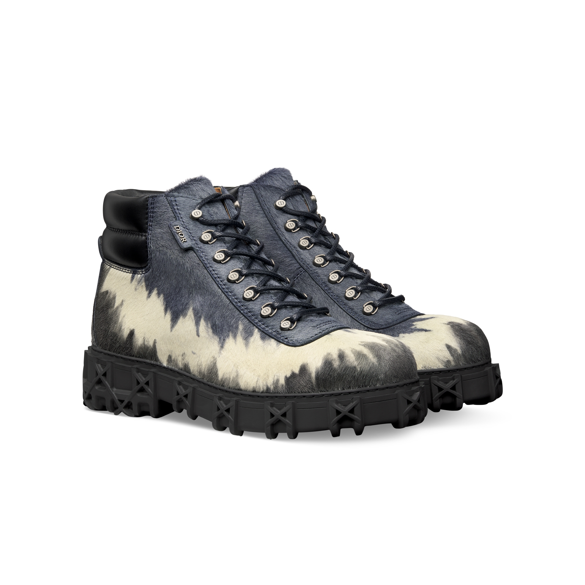 Dior Slickrock Ankle Boot – LIMITIERTE UND NUMMERIERTE EDITION Langhaar-Kalbsleder mit Batikmuster in Blau E03