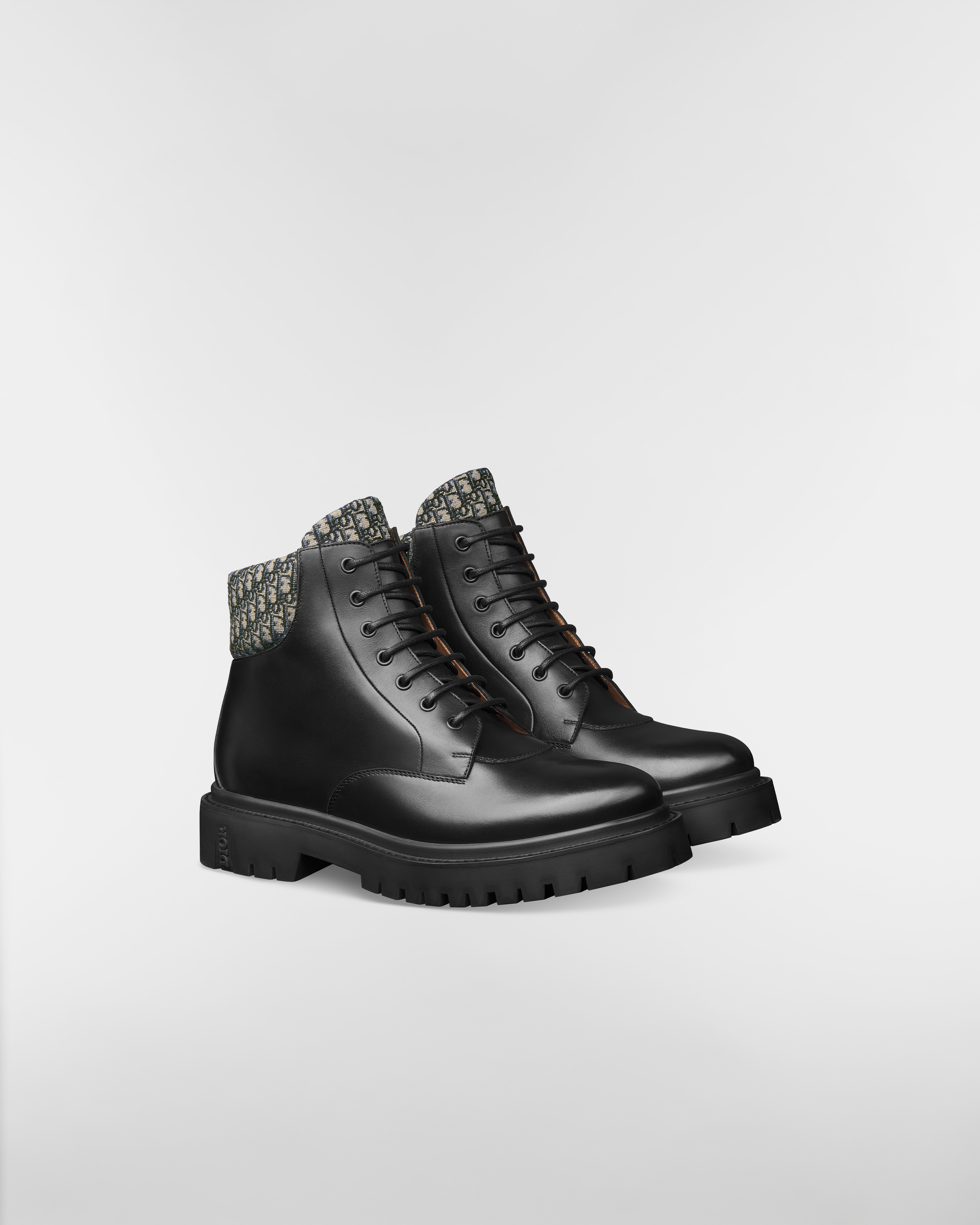 Dior Explorer III Ankle Boot Glattes Kalbsleder in Schwarz mit Dior Oblique Jacquard in Beige und Schwarz E03