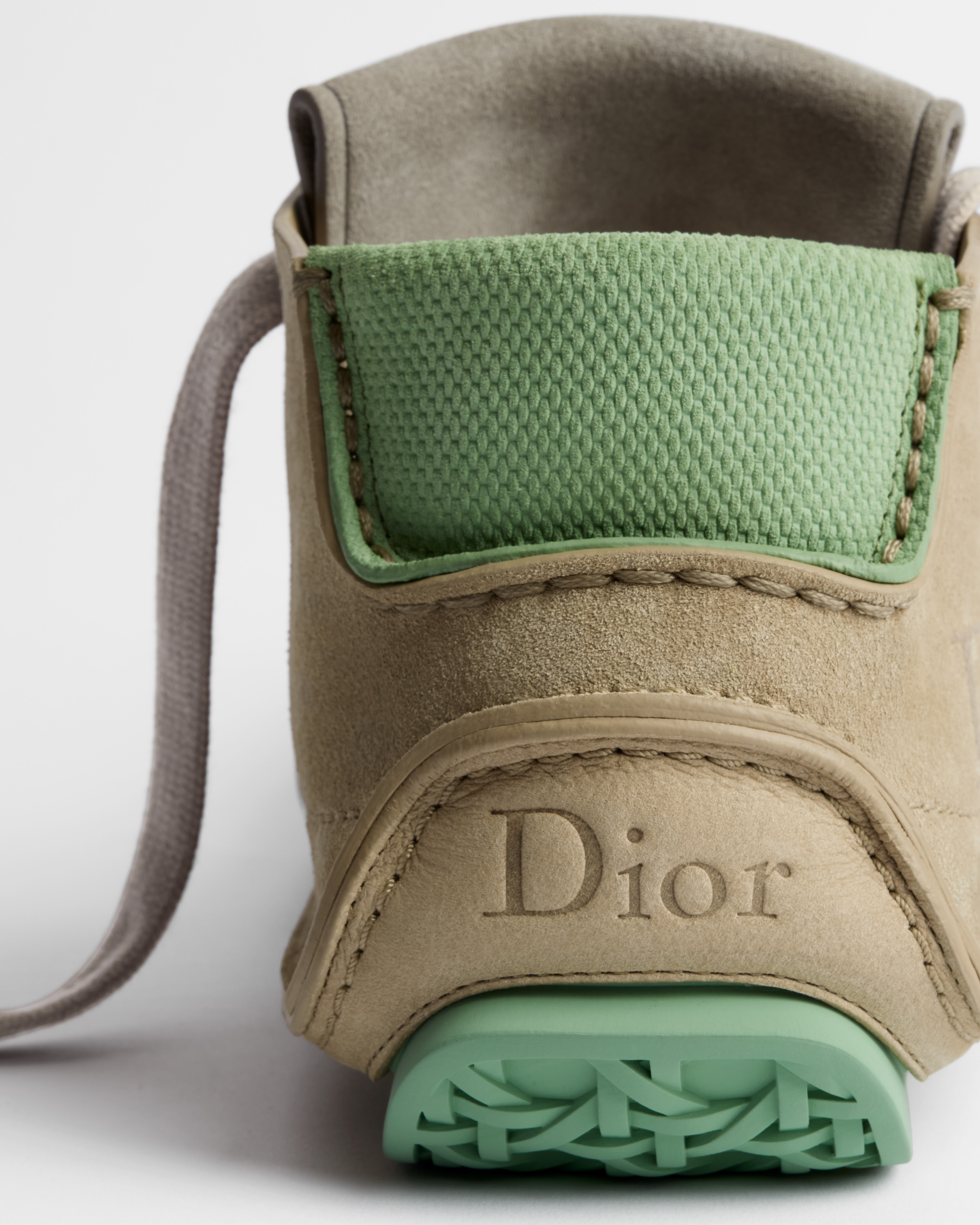 Dior Roadie 綁帶靴 米色 Nubuck 磨砂革搭配米色、綠色和紫色麂皮 E08