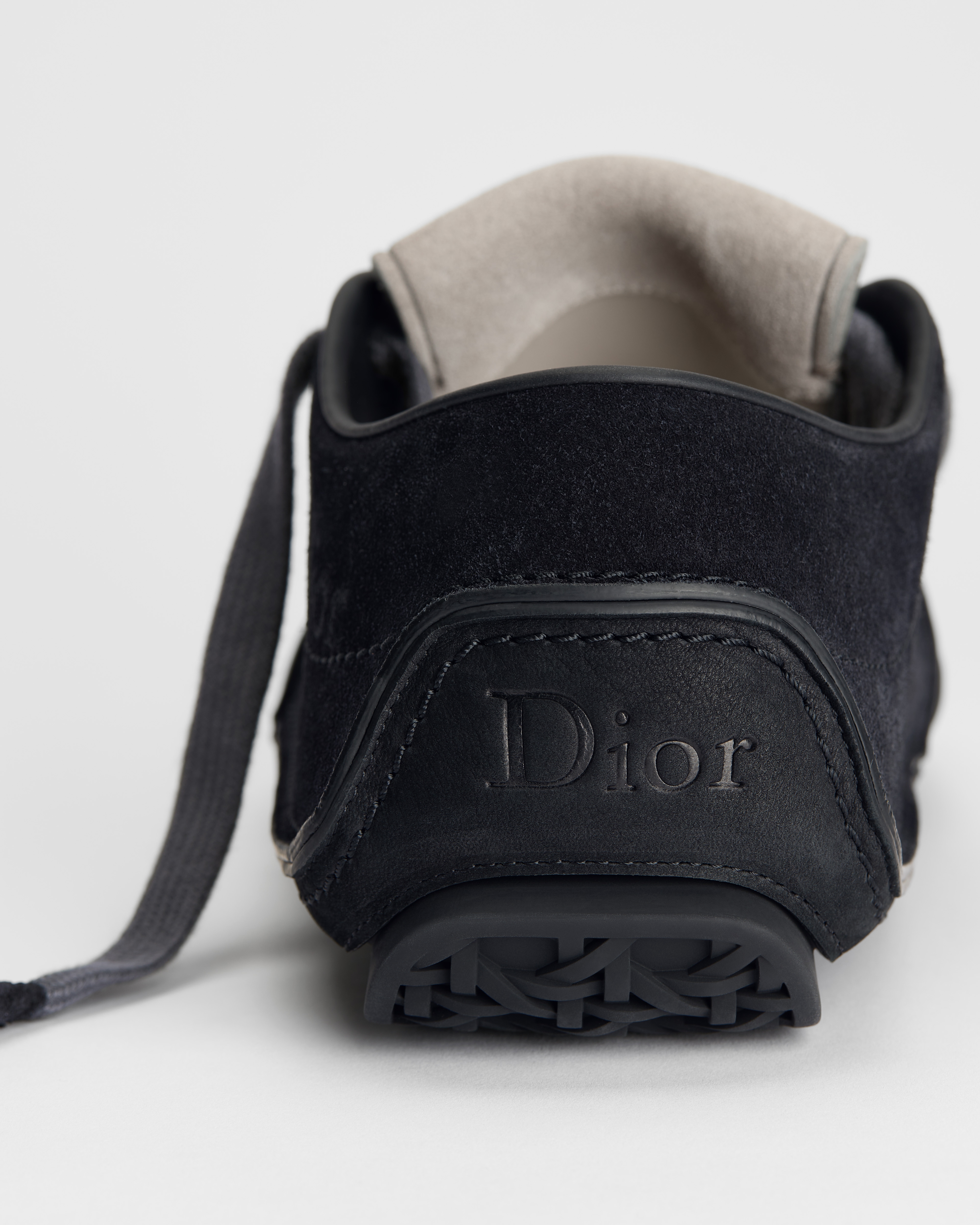 Dior Roadie 德比鞋 黑色磨砂皮配黑色和煤灰色麂皮 E08