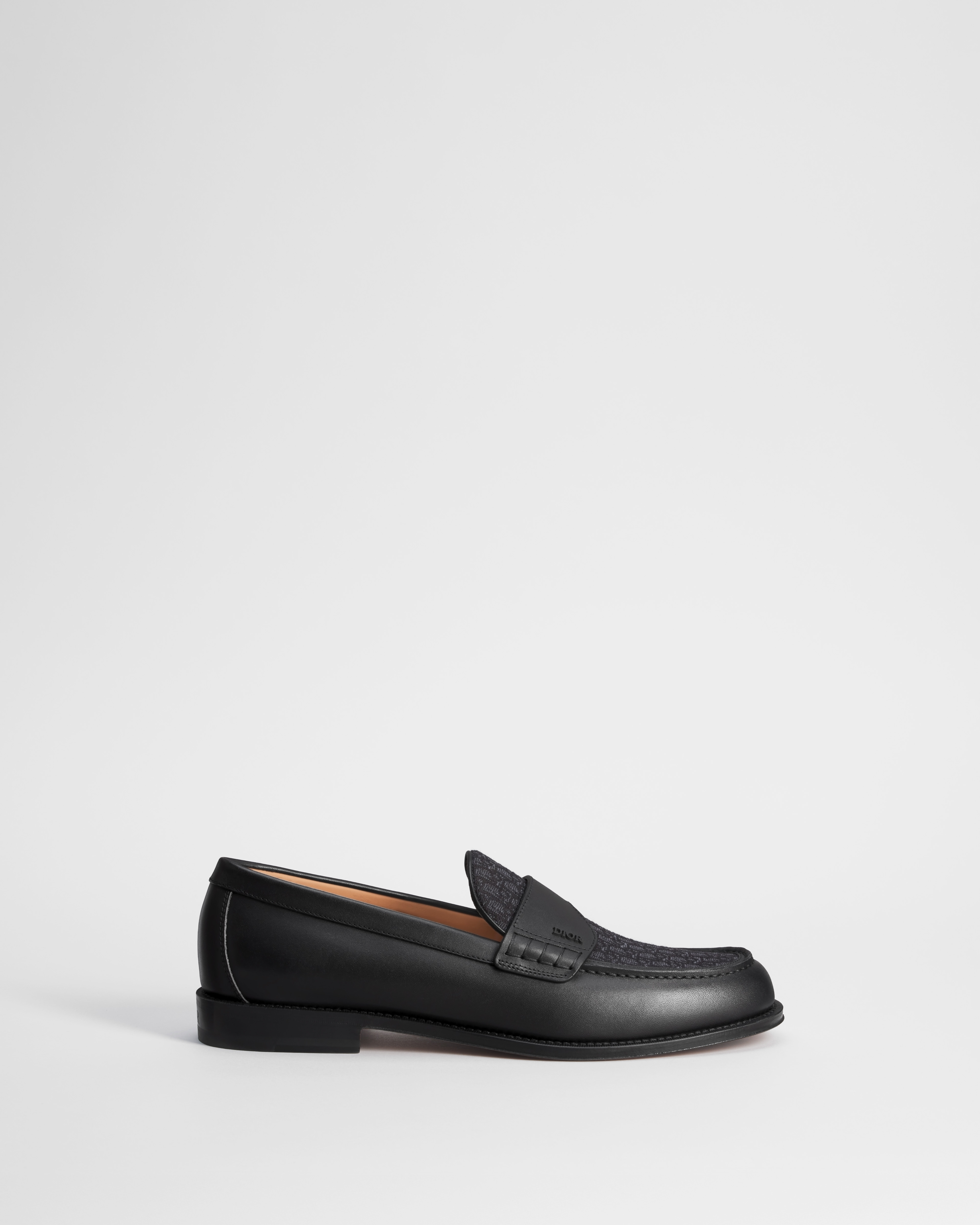 Dior Granville Loafer Glattes Kalbsleder und Dior Oblique Jacquard in Schwarz E02
