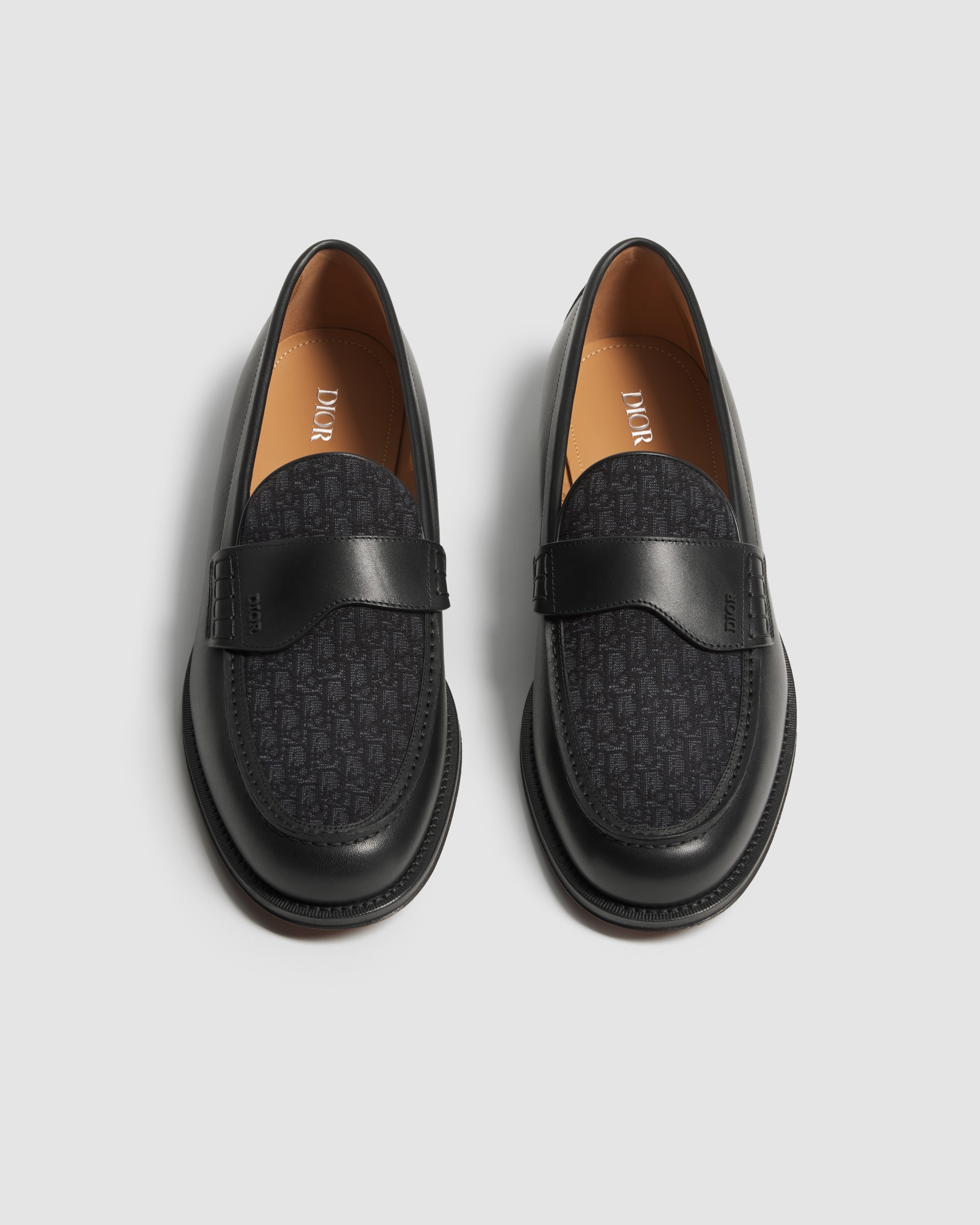 Dior Granville Loafer Glattes Kalbsleder und Dior Oblique Jacquard in Schwarz E06
