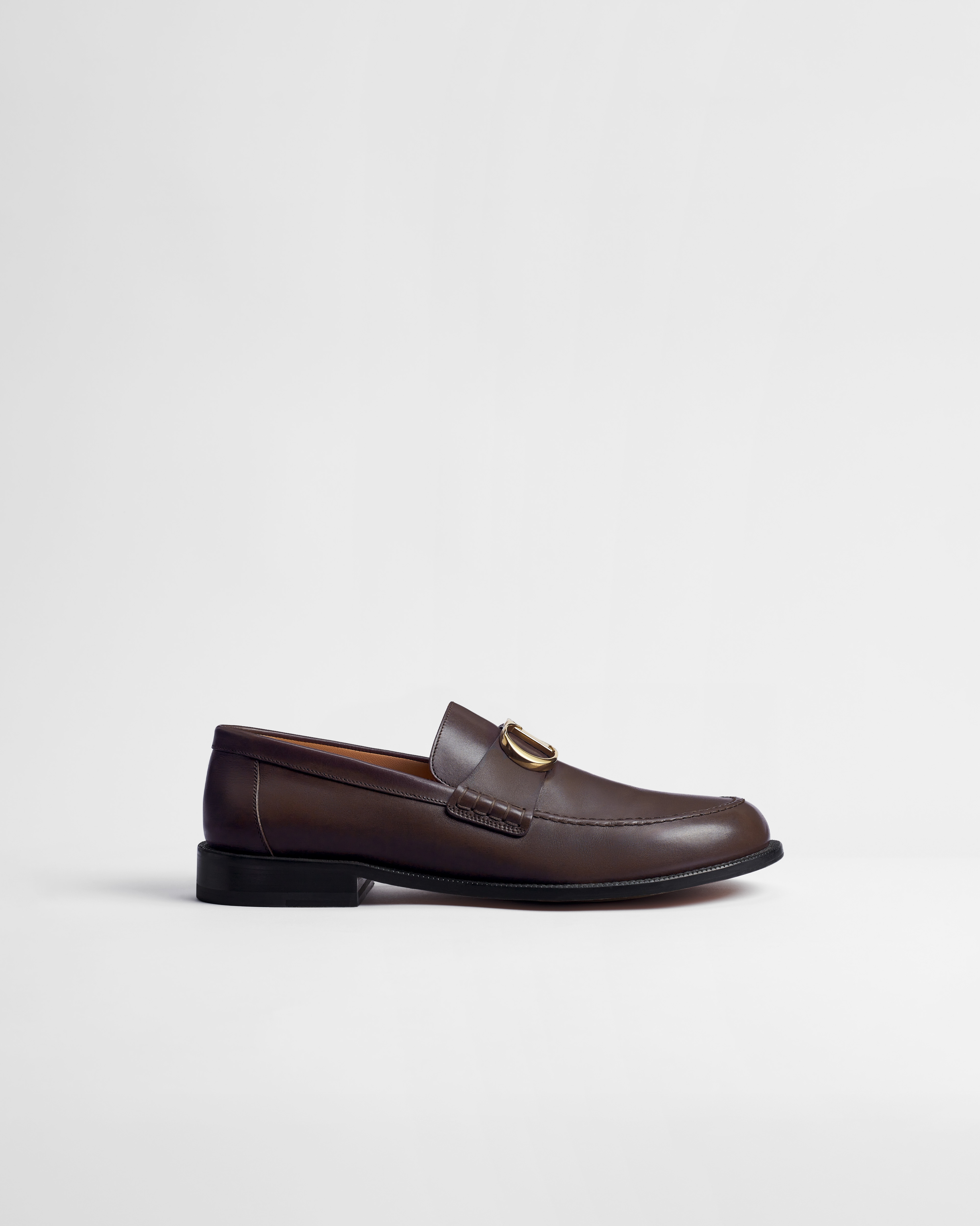 Mocasín Dior Archie Piel de becerro lisa marrón oscuro E02