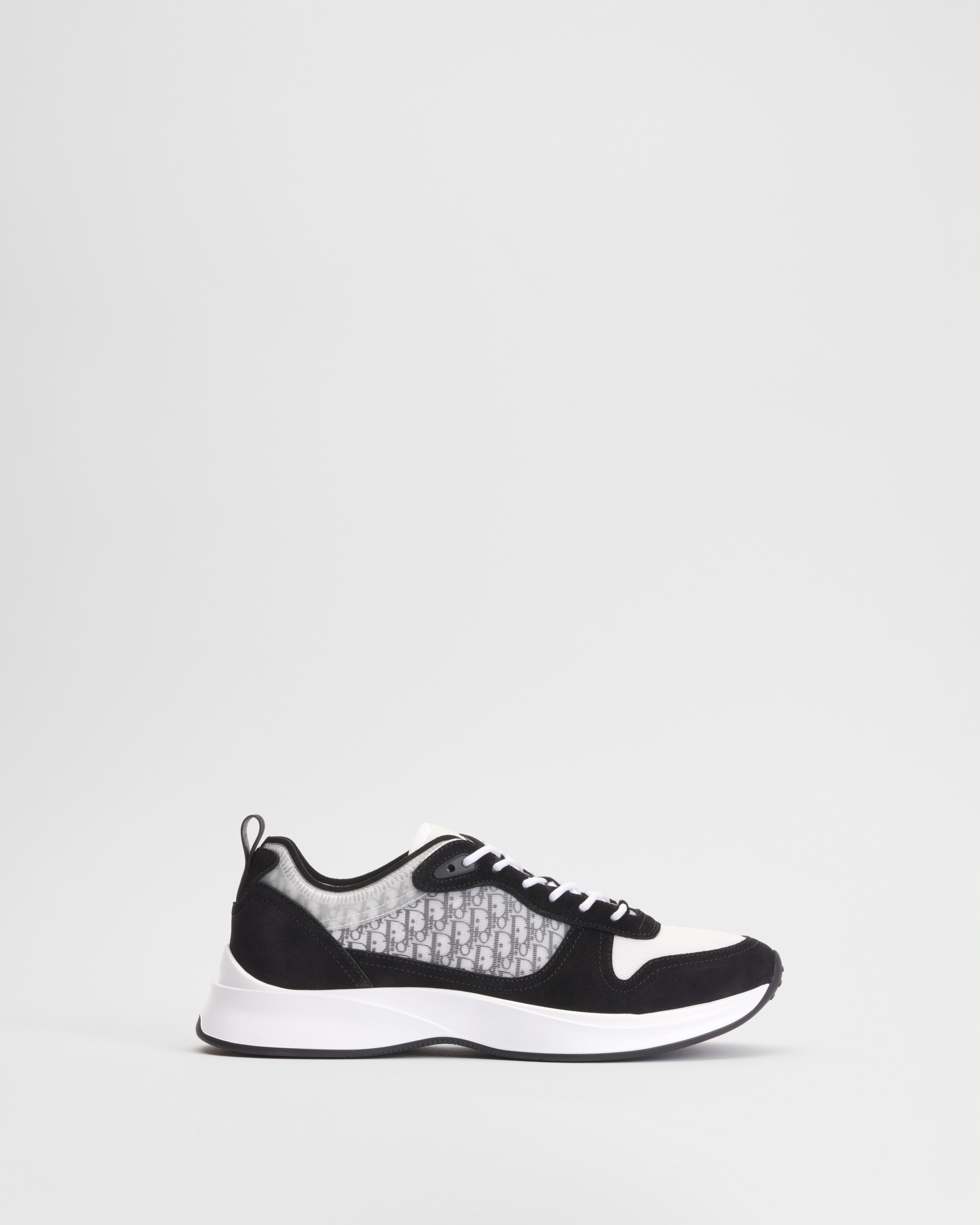 B25 Runner Sneaker