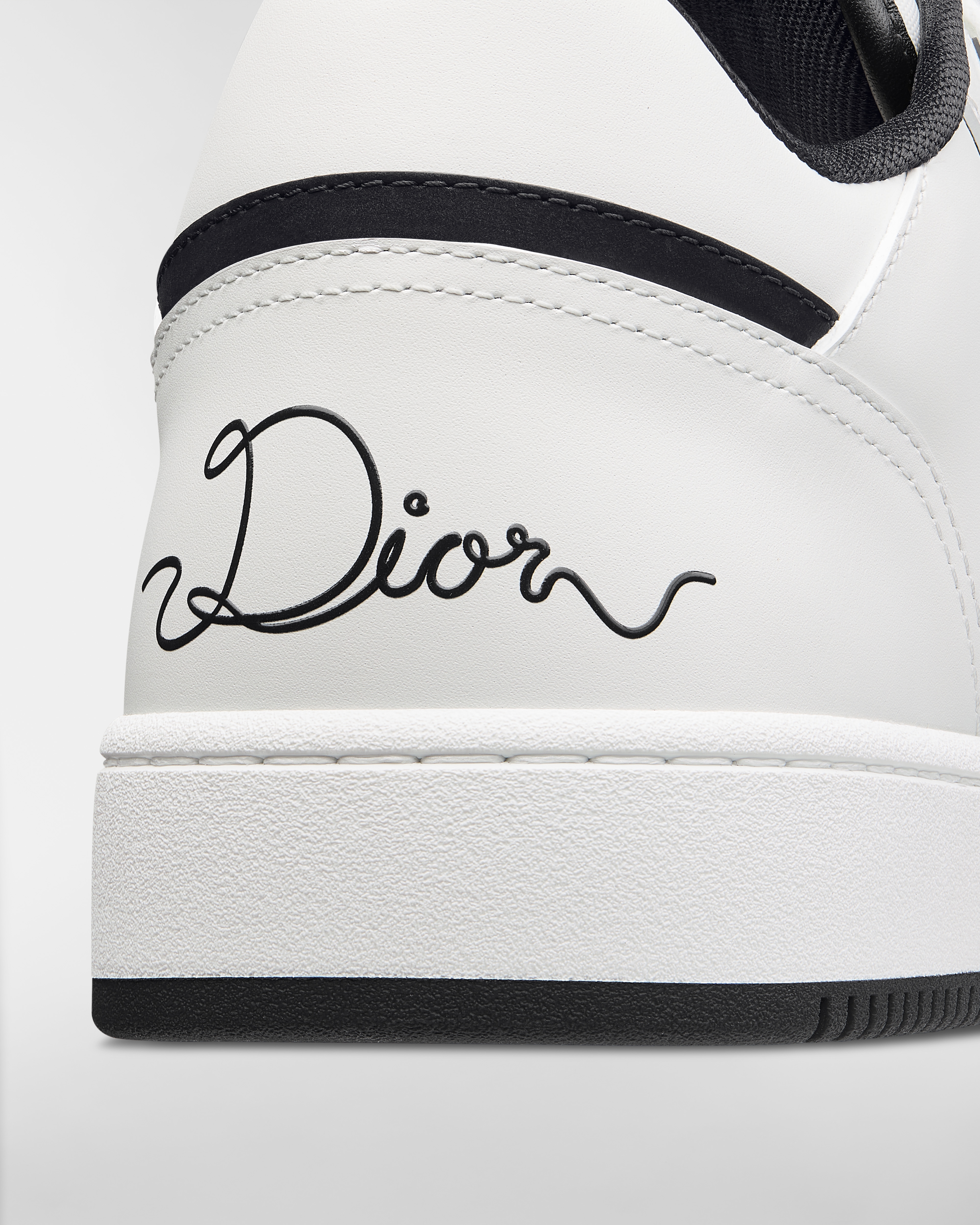 B27 Uptown Low-Top Sneaker White and Black Smooth Calfskin with White Dior Oblique Galaxy Leather E09