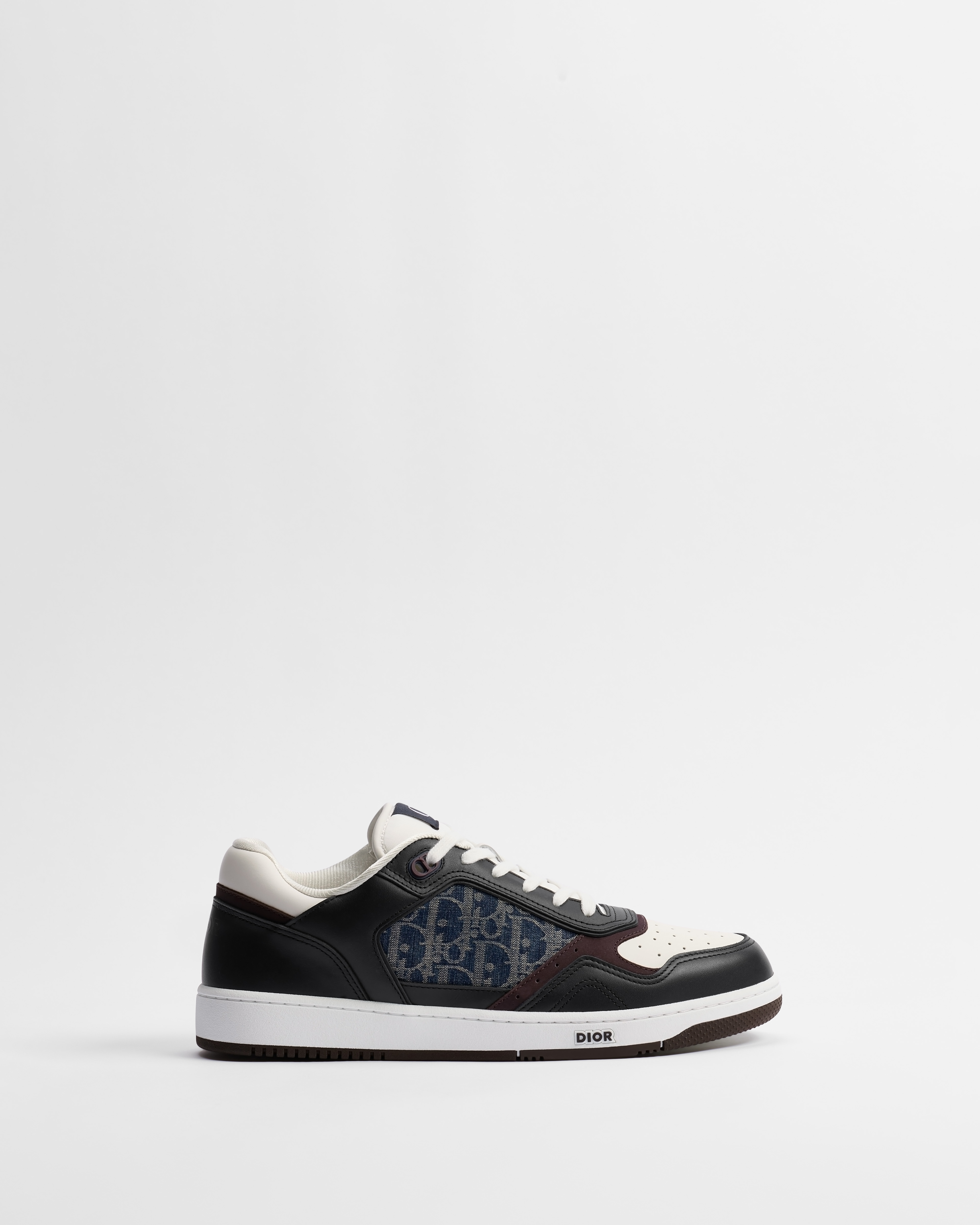 Sneaker B27 Uptown basse Cuir de veau lisse bleu et blanc et jacquard Dior Oblique Denim bleu E02