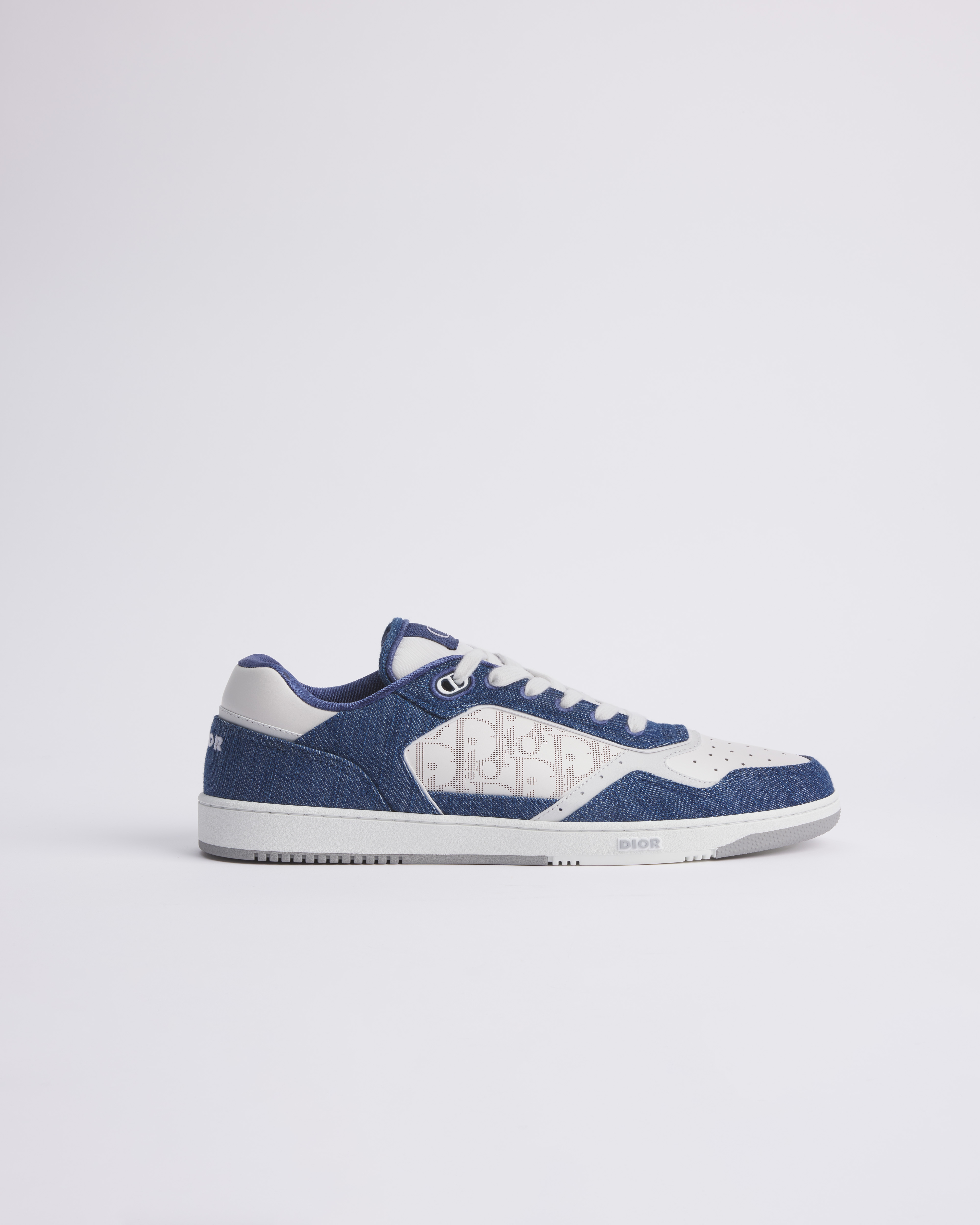B27 Uptown 로우탑 스니커즈 화이트 스무스 송아지 가죽 & 블루 데님, 화이트 Dior Oblique Galaxy 가죽 E10