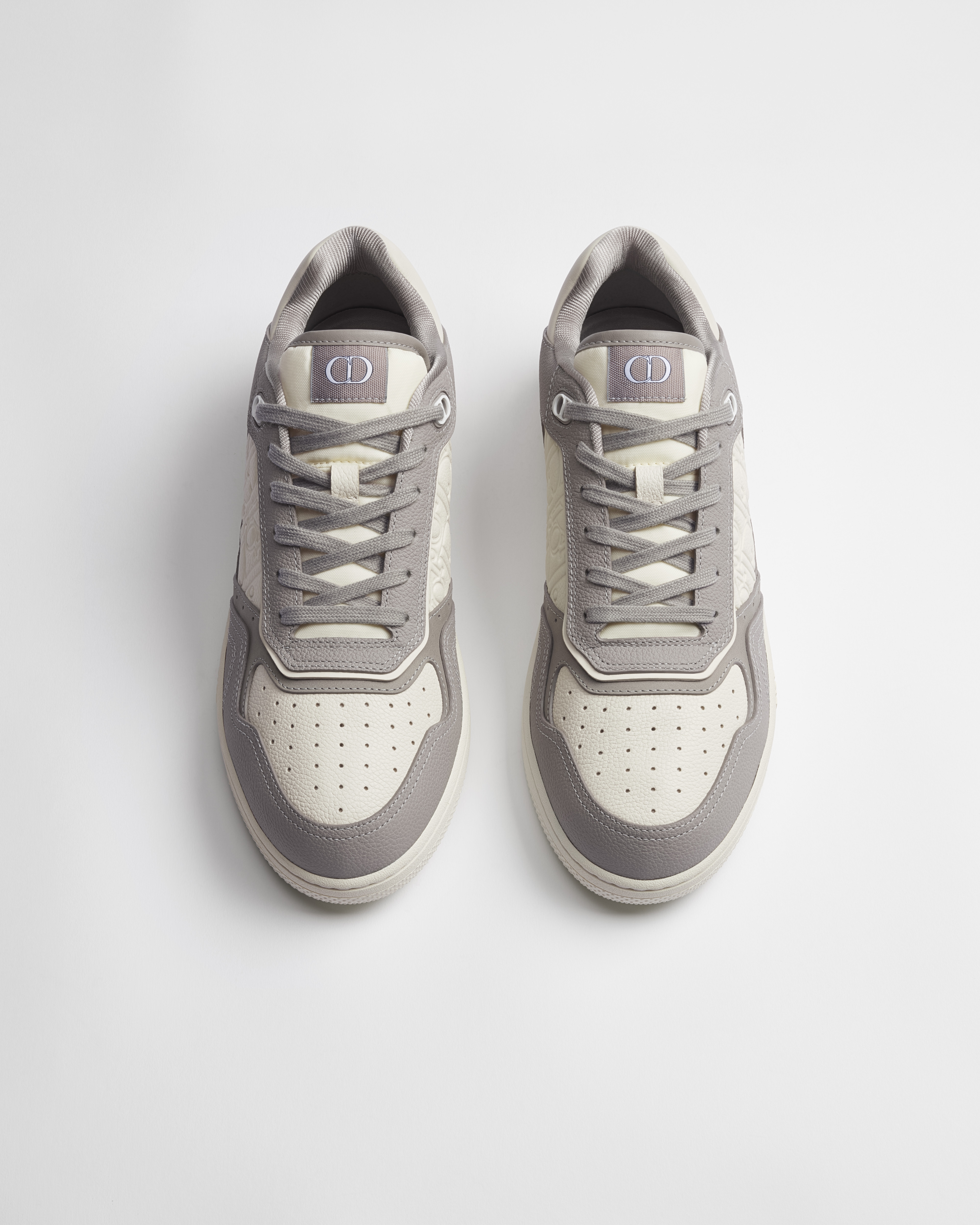 Sneaker bassa B27 Uptown Pelle di vitello granulata grigio Trianon e crema con pelle Dior Gravity crema E06