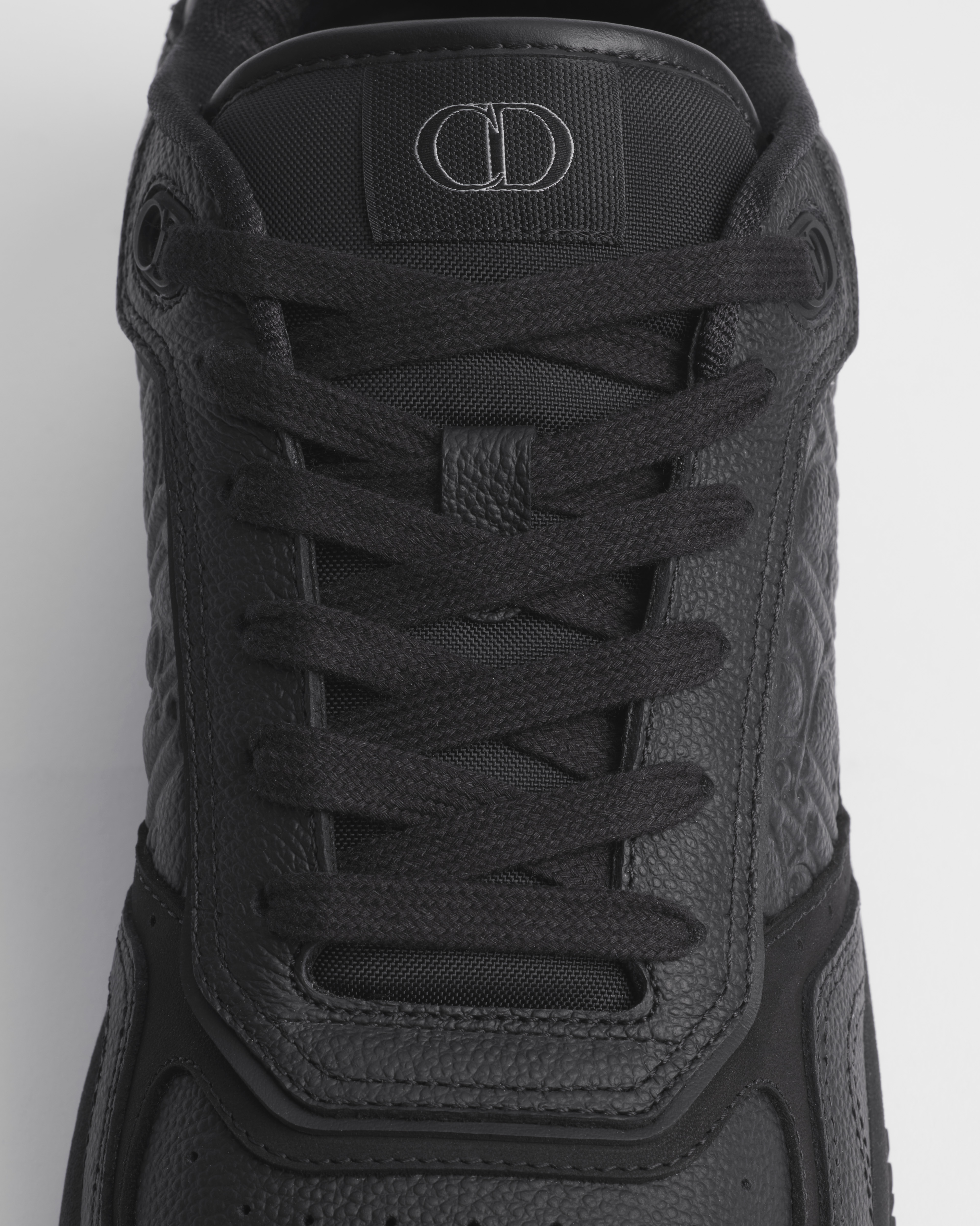 B27 Uptown Low-Top Sneaker Black Grained Calfskin and Black Dior Gravity Leather E11