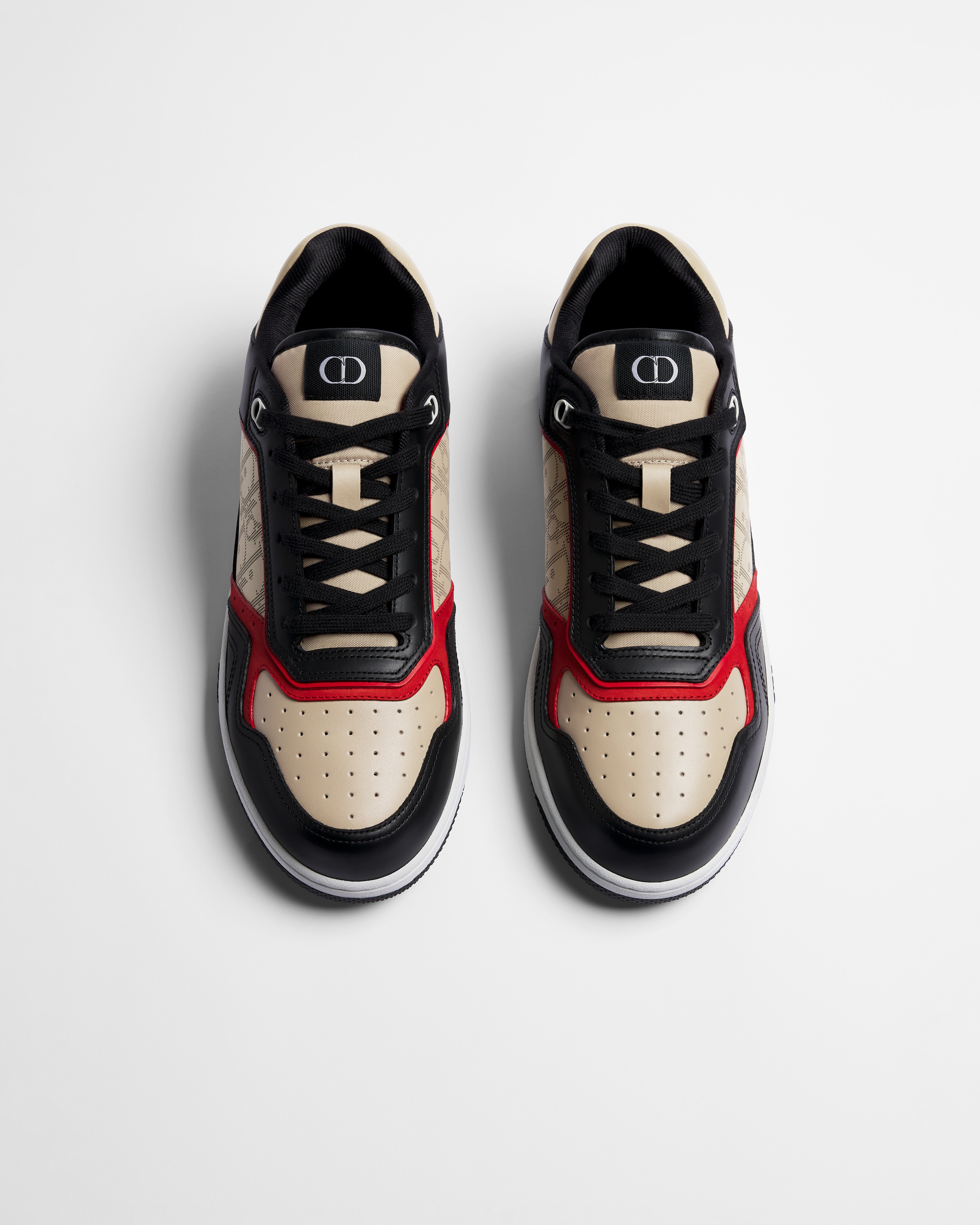 รองเท้าสนีกเกอร์ทรงข้อต่ำ B27 Uptown หนังลูกวัวแบบเรียบสีดำ สีครีม และสีแดง พร้อมหนัง Dior Oblique Galaxy สีครีม E06
