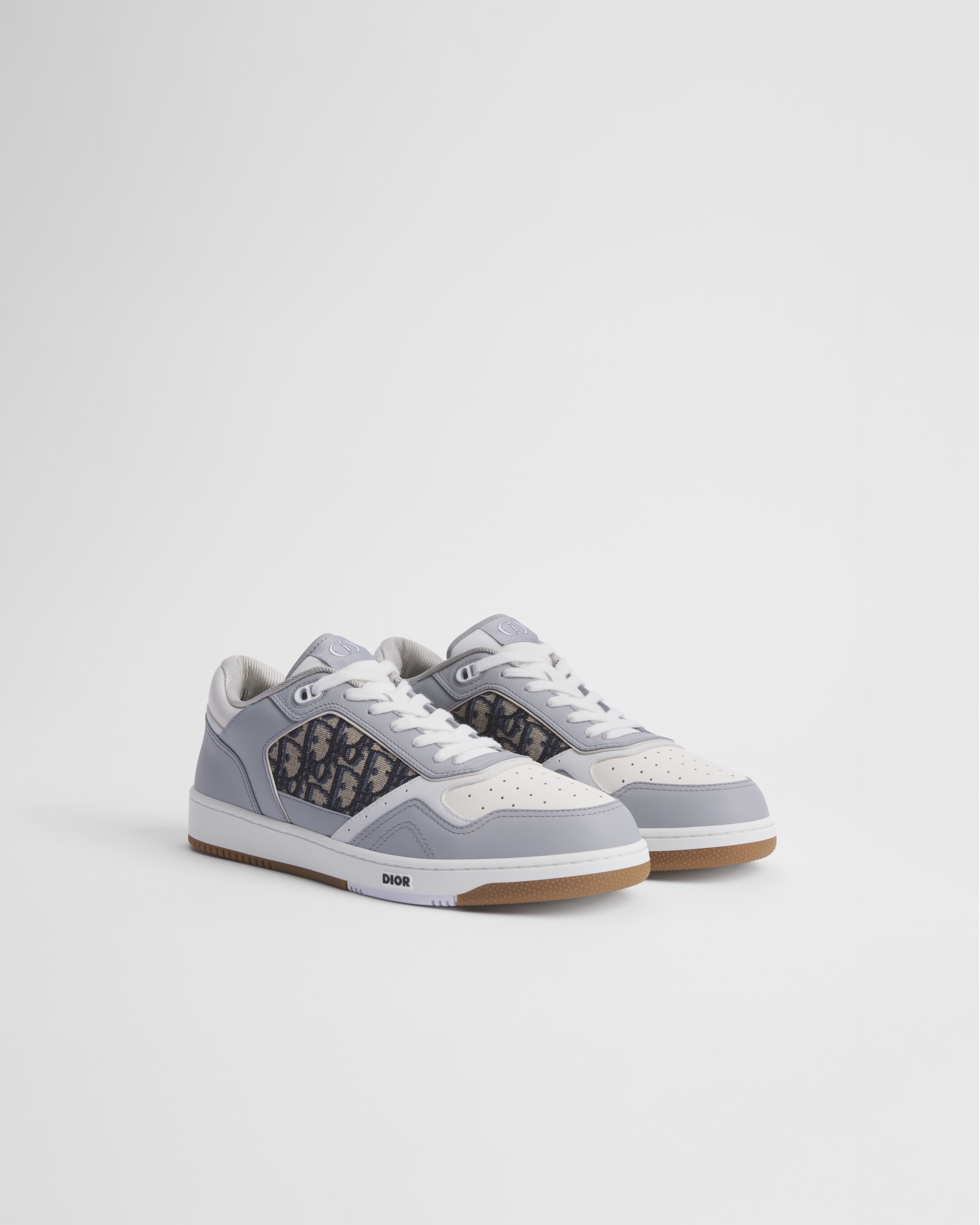 B27 Uptown Low Top Sneaker Glattes Kalbsleder in Grau und Weiß mit Dior Oblique Jacquard in Beige und Schwarz E03