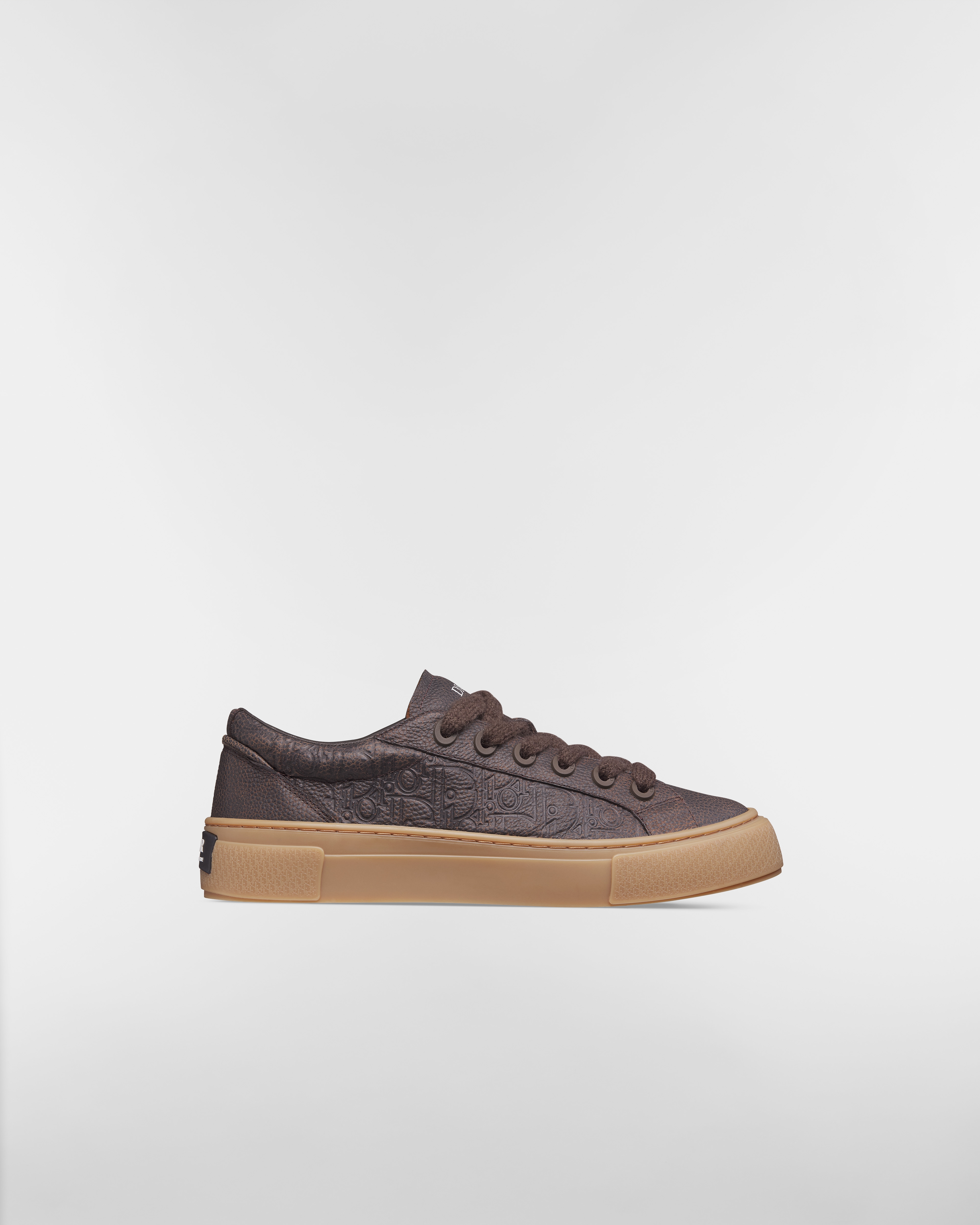 B33 Spin Sneaker Genarbtes Kalbsleder in Braun und Dior Gravity Vintage Leder in Braun E02