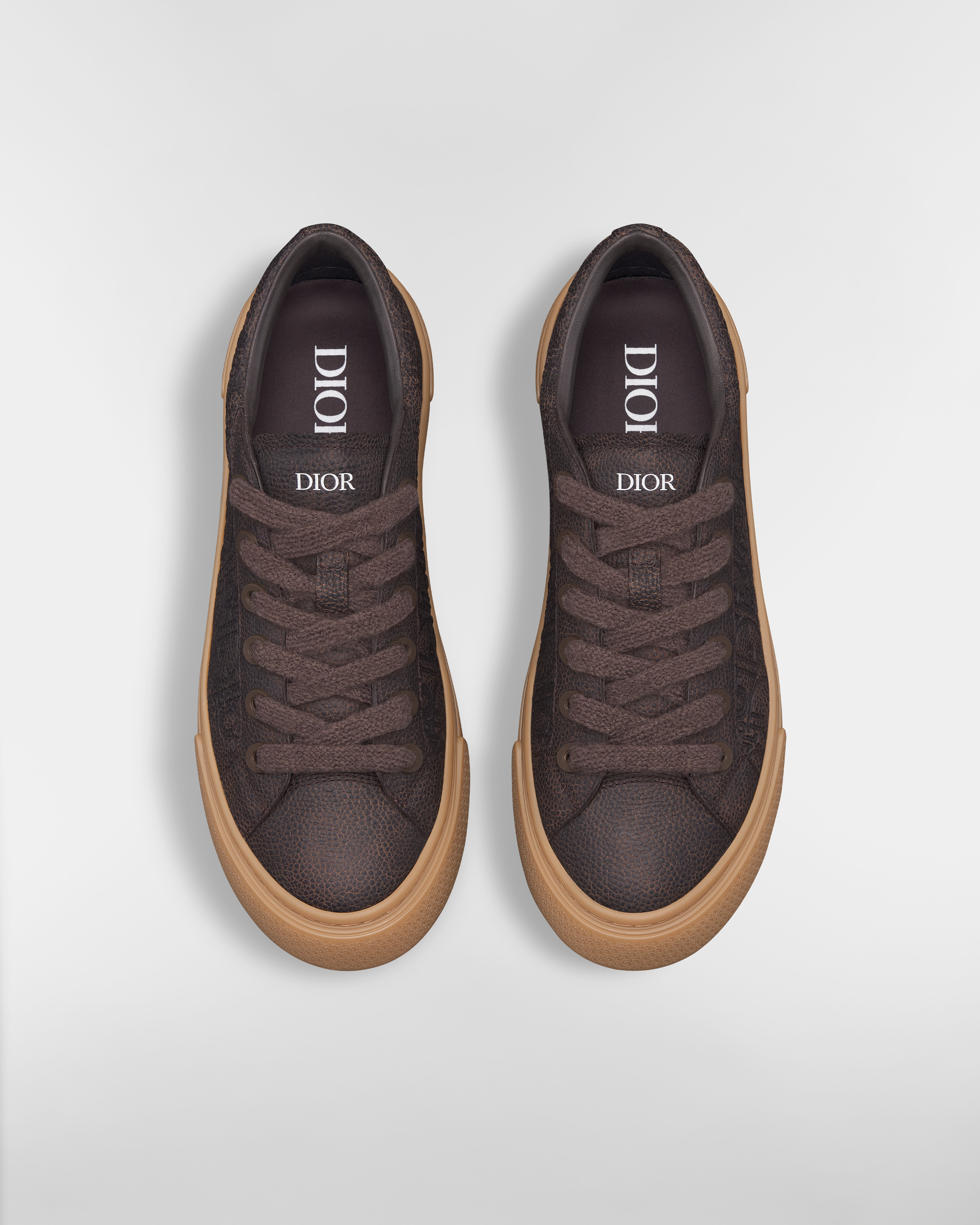 B33 Spin Sneaker Genarbtes Kalbsleder in Braun und Dior Gravity Vintage Leder in Braun E06