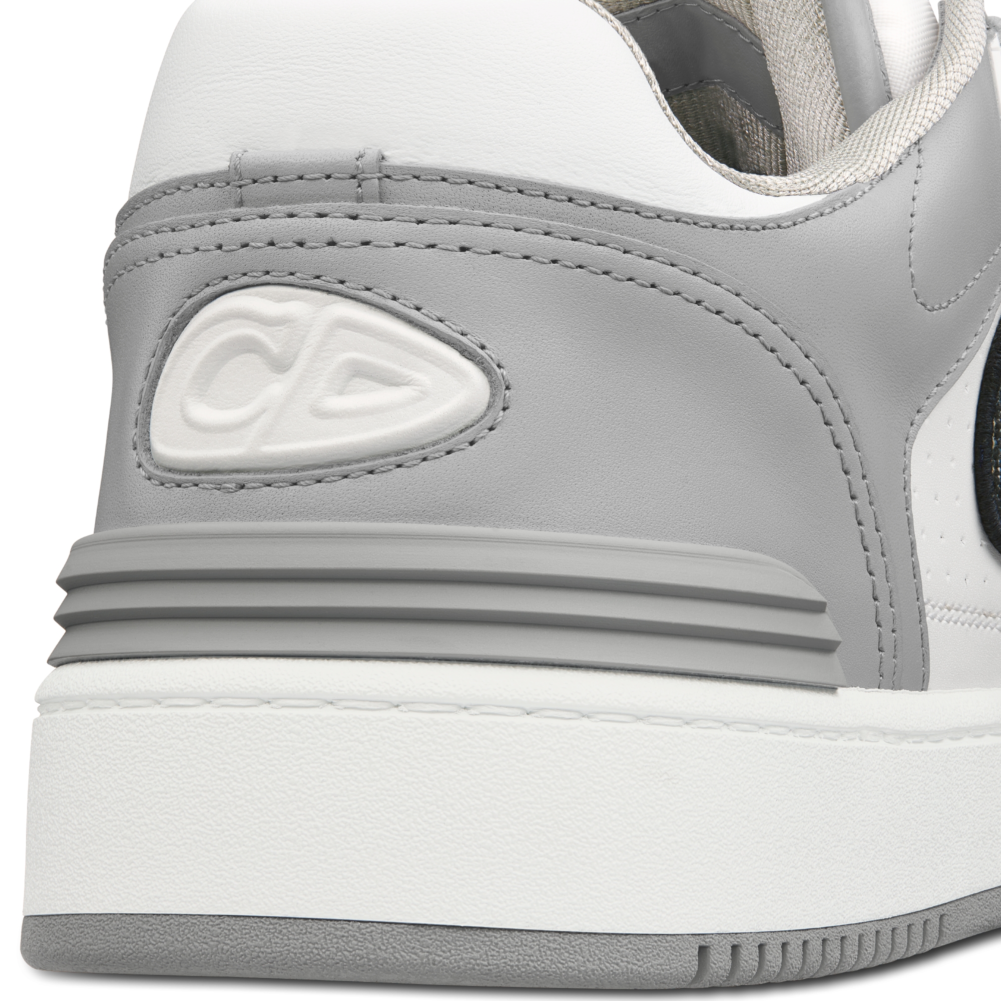 B57 Dribble Low Top Sneaker Glattes Kalbsleder in Dior Grau und Weiß mit Dior Oblique Jacquard in Beige und Schwarz E09
