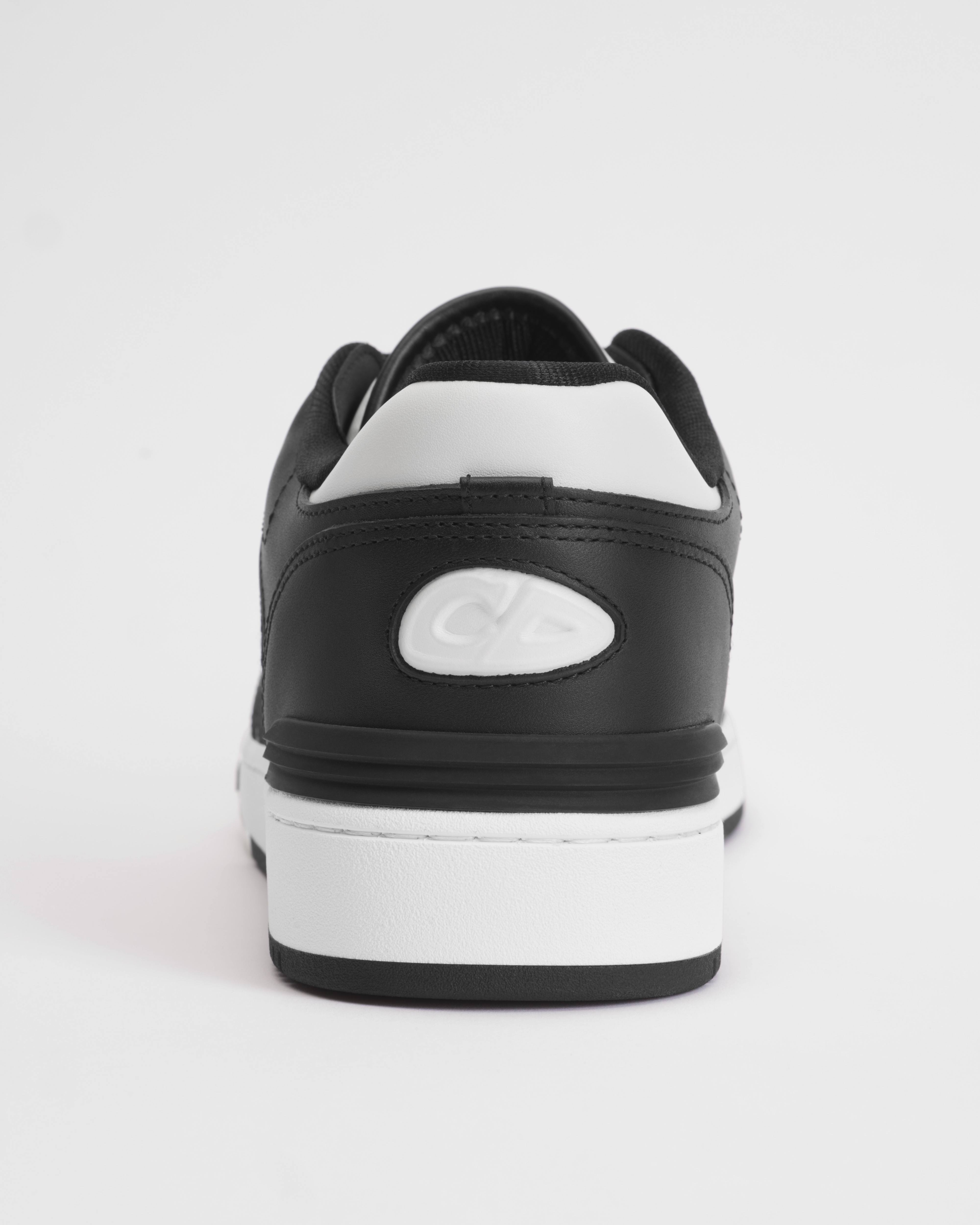B57 Dribble Low-Top Sneaker Black and White Smooth Calfskin with Beige and Black Dior Oblique Jacquard E08