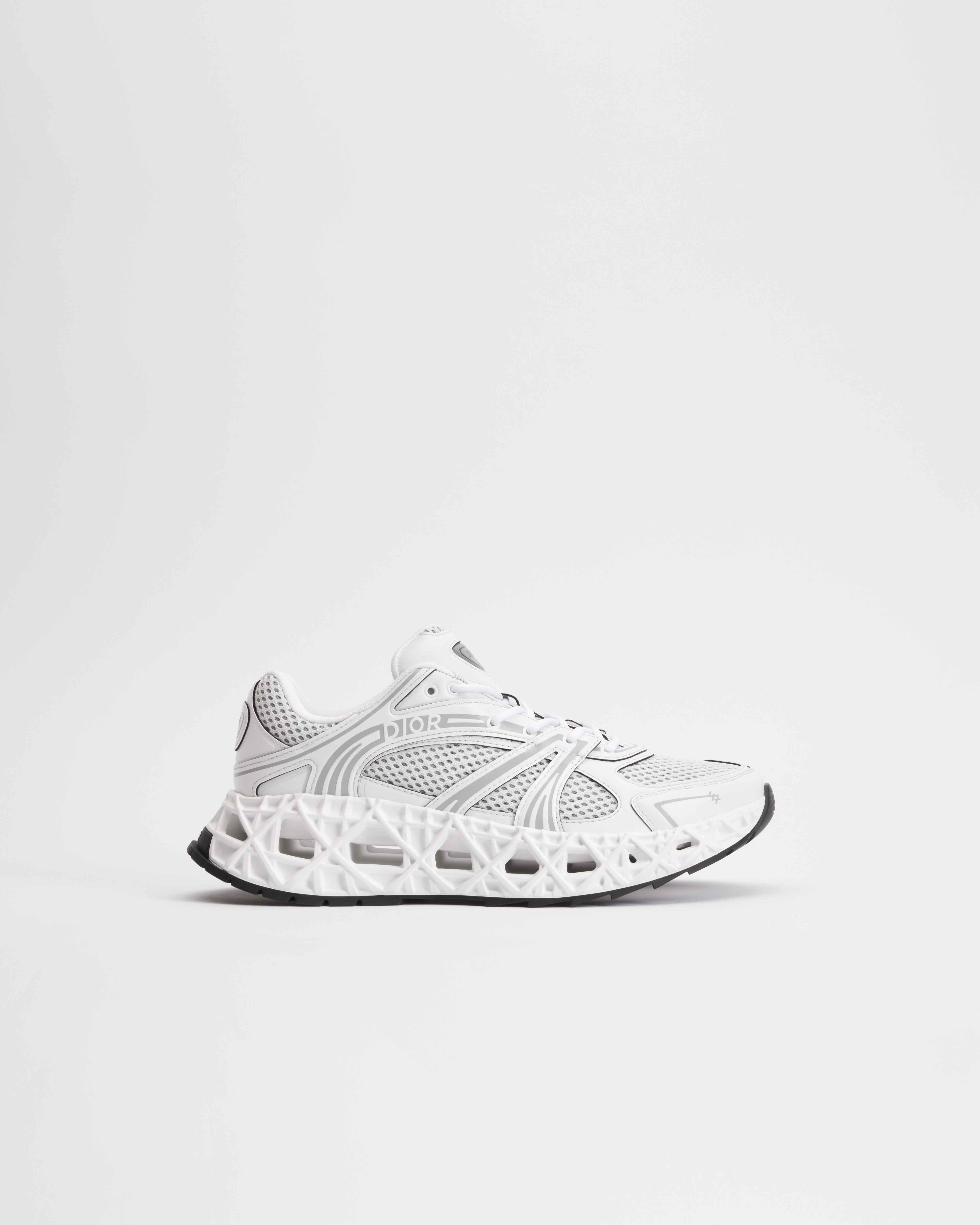 B35 NXXT Sneaker Funktionsstoff in Weiß und Funktionsmesh in Weiß E02