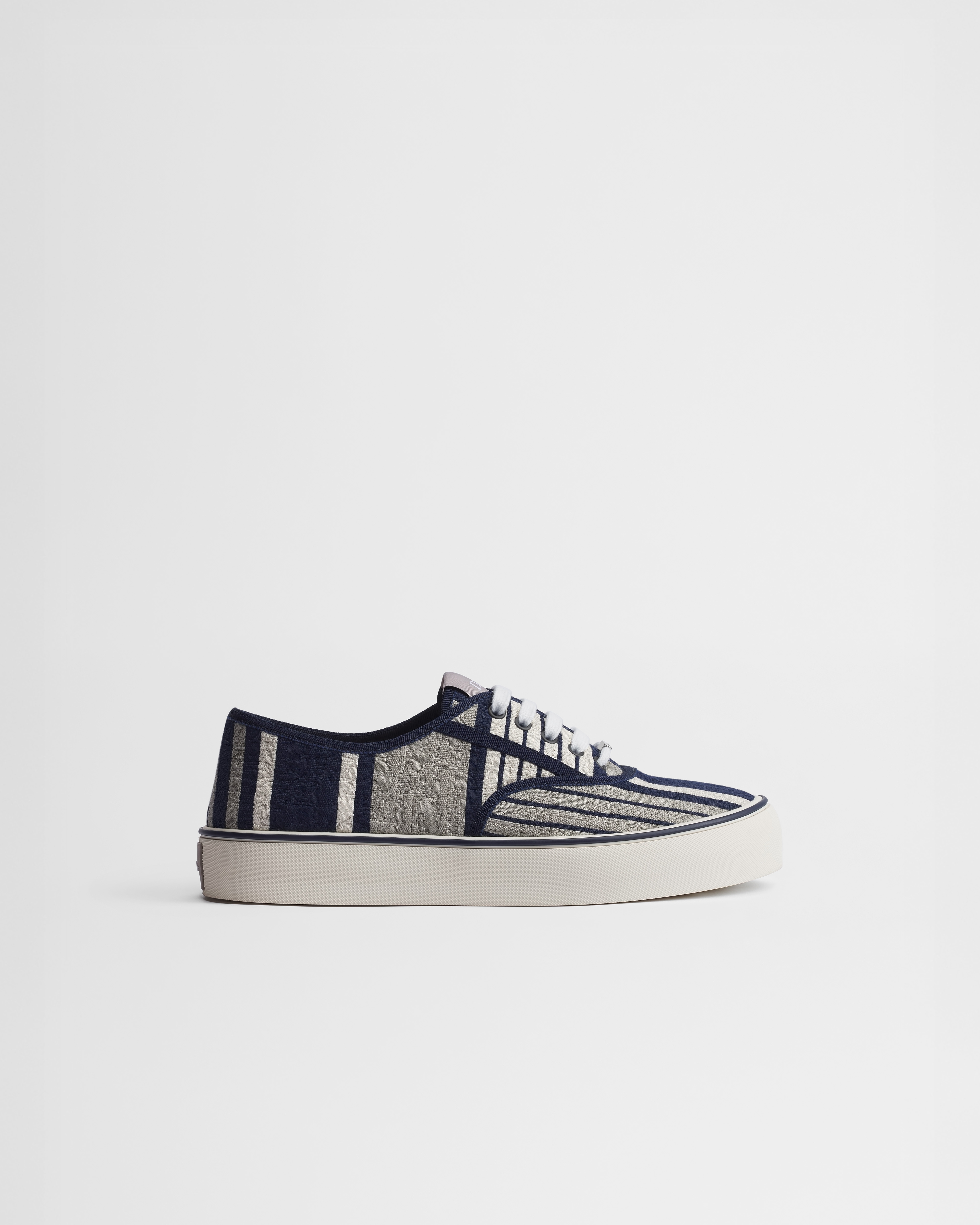 Sneaker Dior Saltwind Dioriviera Toile jacquard Dior Oblique Sun Stripes gris et bleu E02