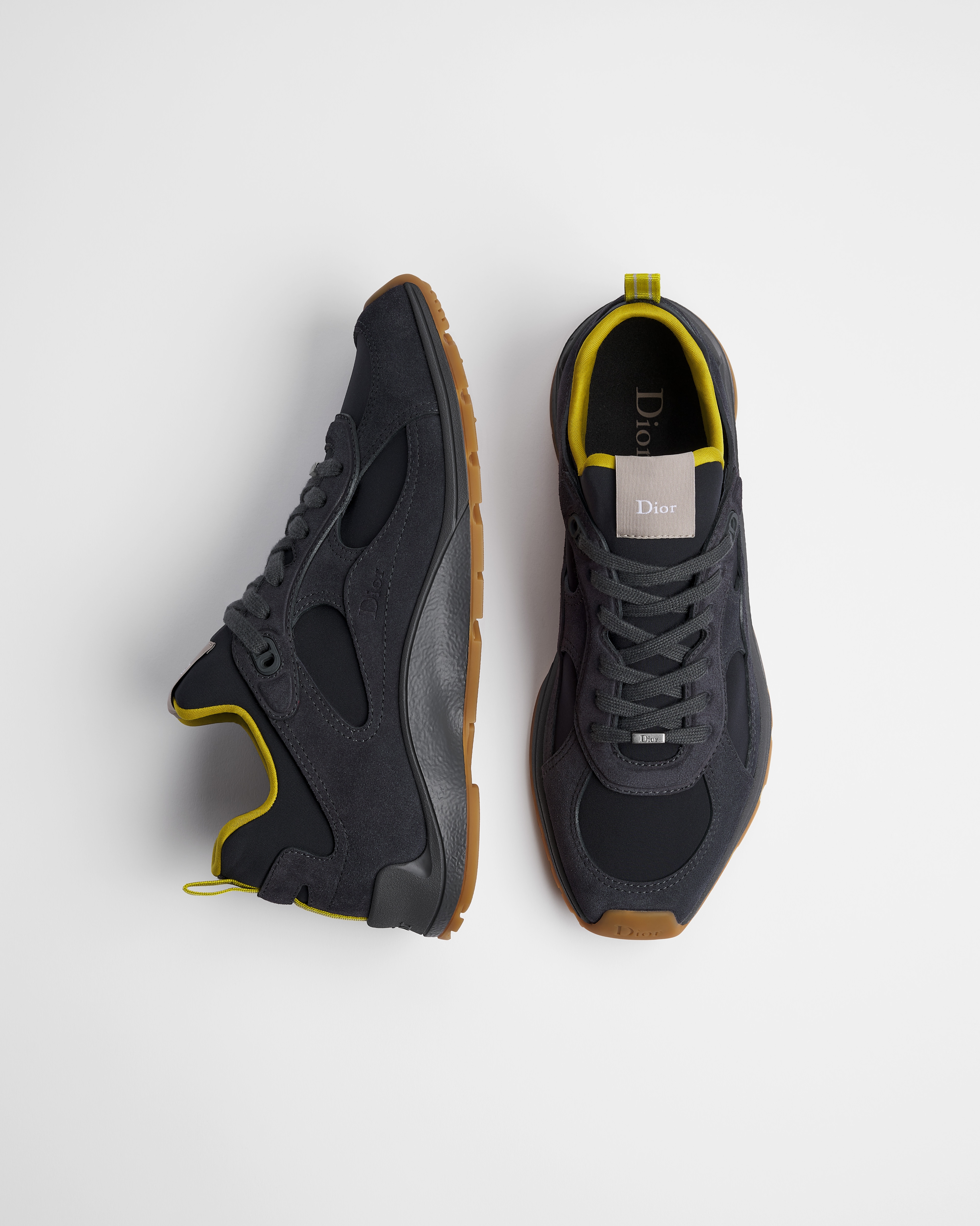 Sneaker Dior Mile Couro de vitelo acamurçado cinza-escuro com neoprene amarelo E06