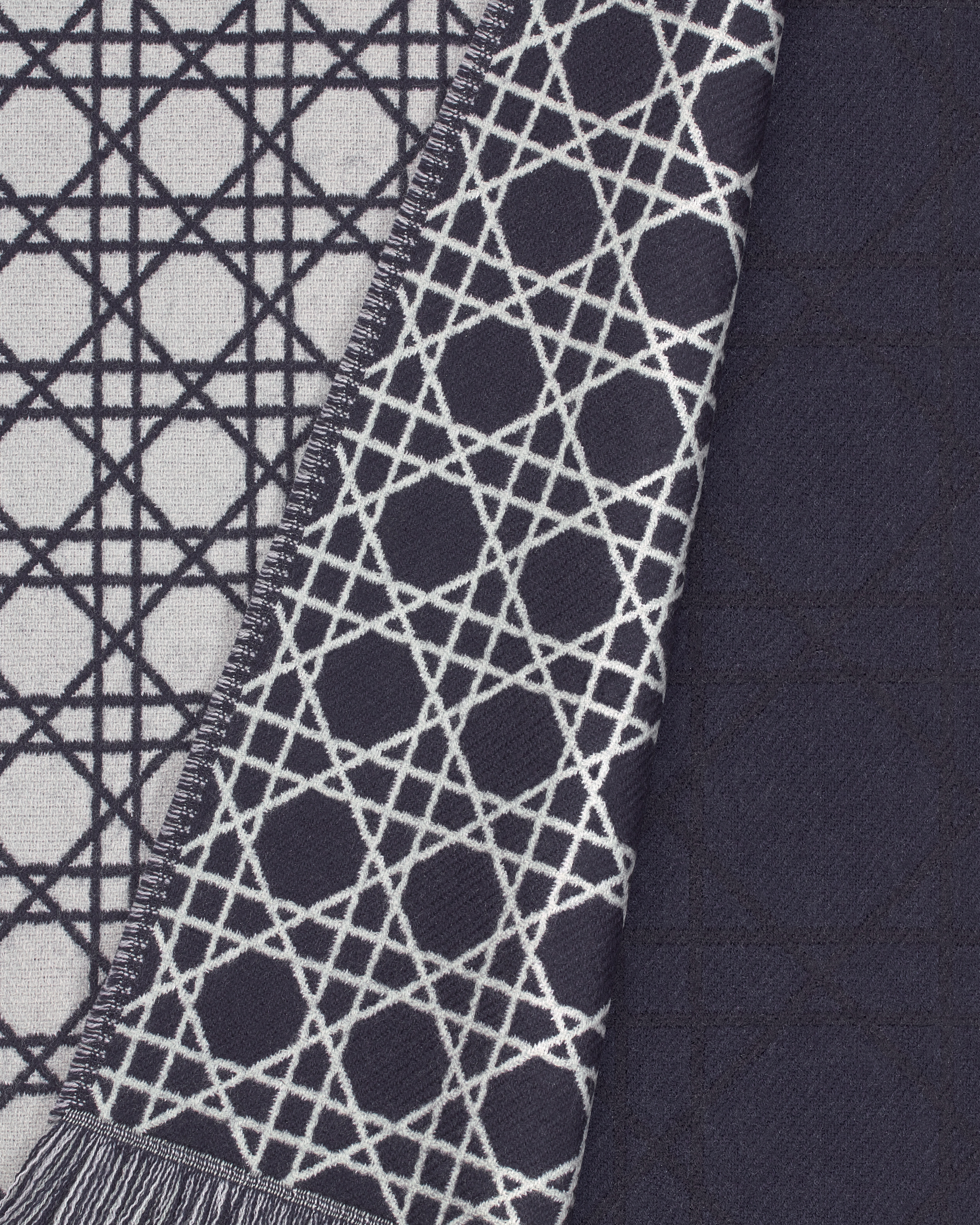 Gestreifter Cannage Schal Wolle in Marineblau, Grau und Weiß E09