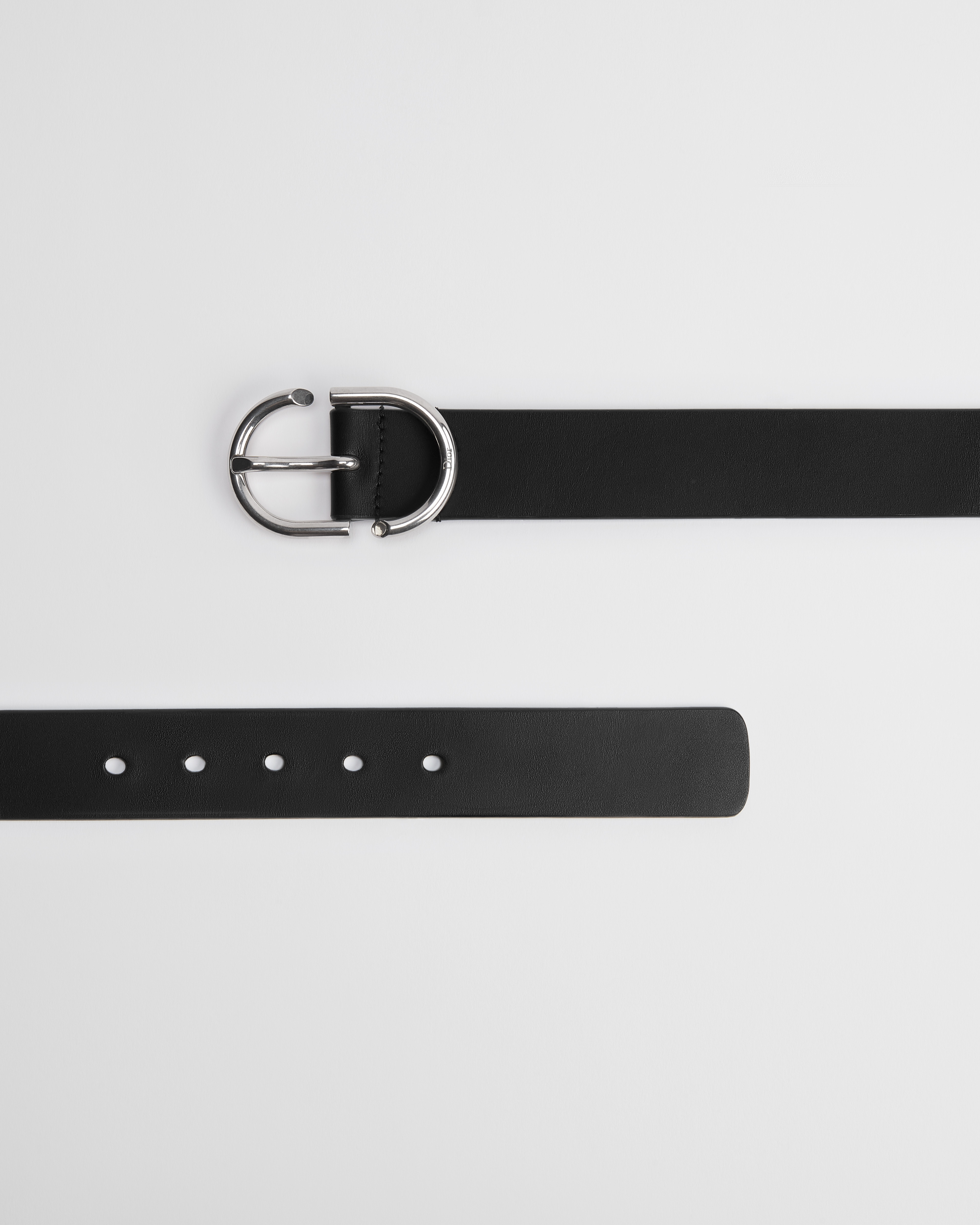 CD 皮帶 黑色小公牛皮，35 公釐 E06