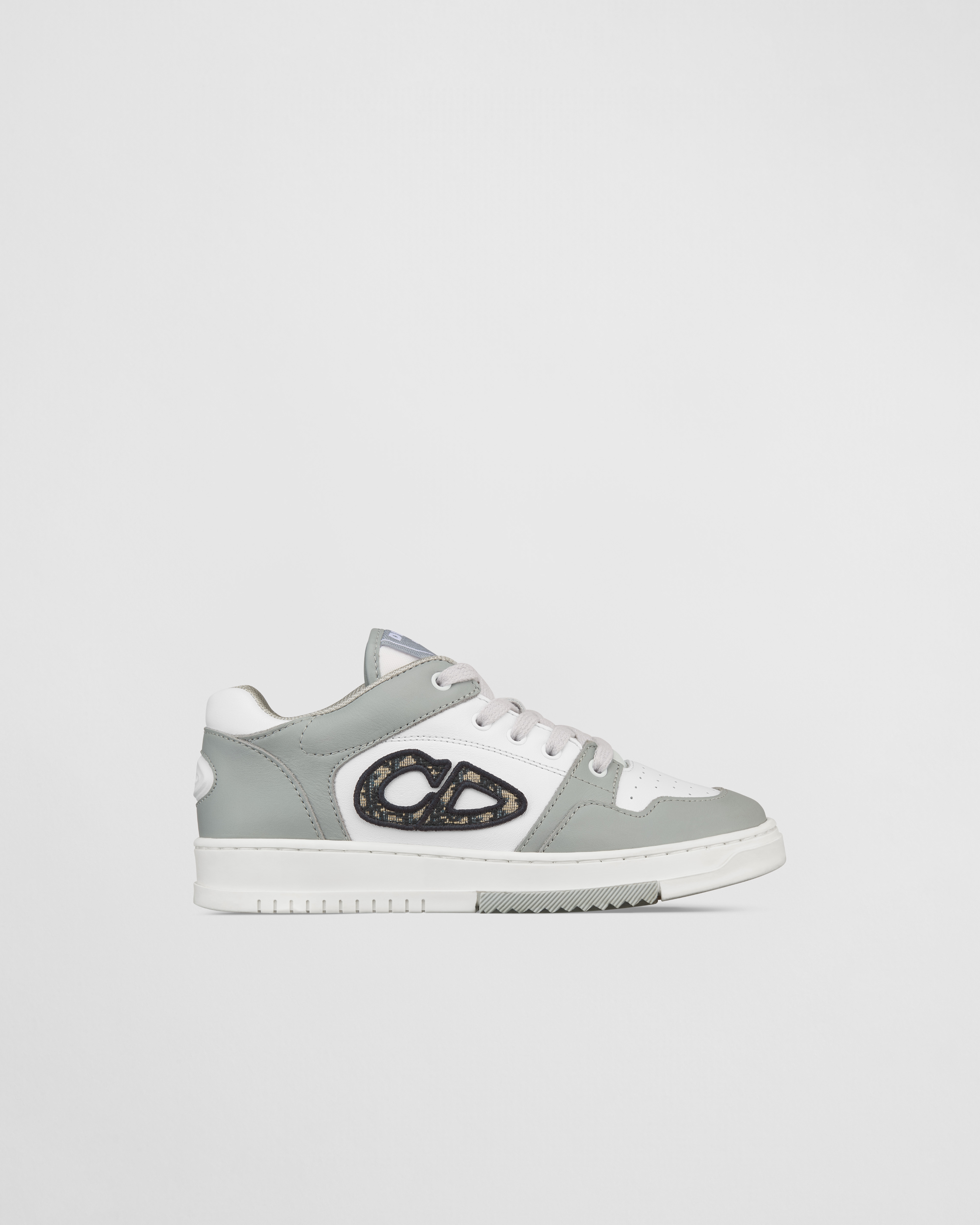 B57 Dribble Low Top Sneaker für Kinder Glattes Kalbsleder in Grau und Weiß mit Dior Oblique Jacquard in Beige und Schwarz E02
