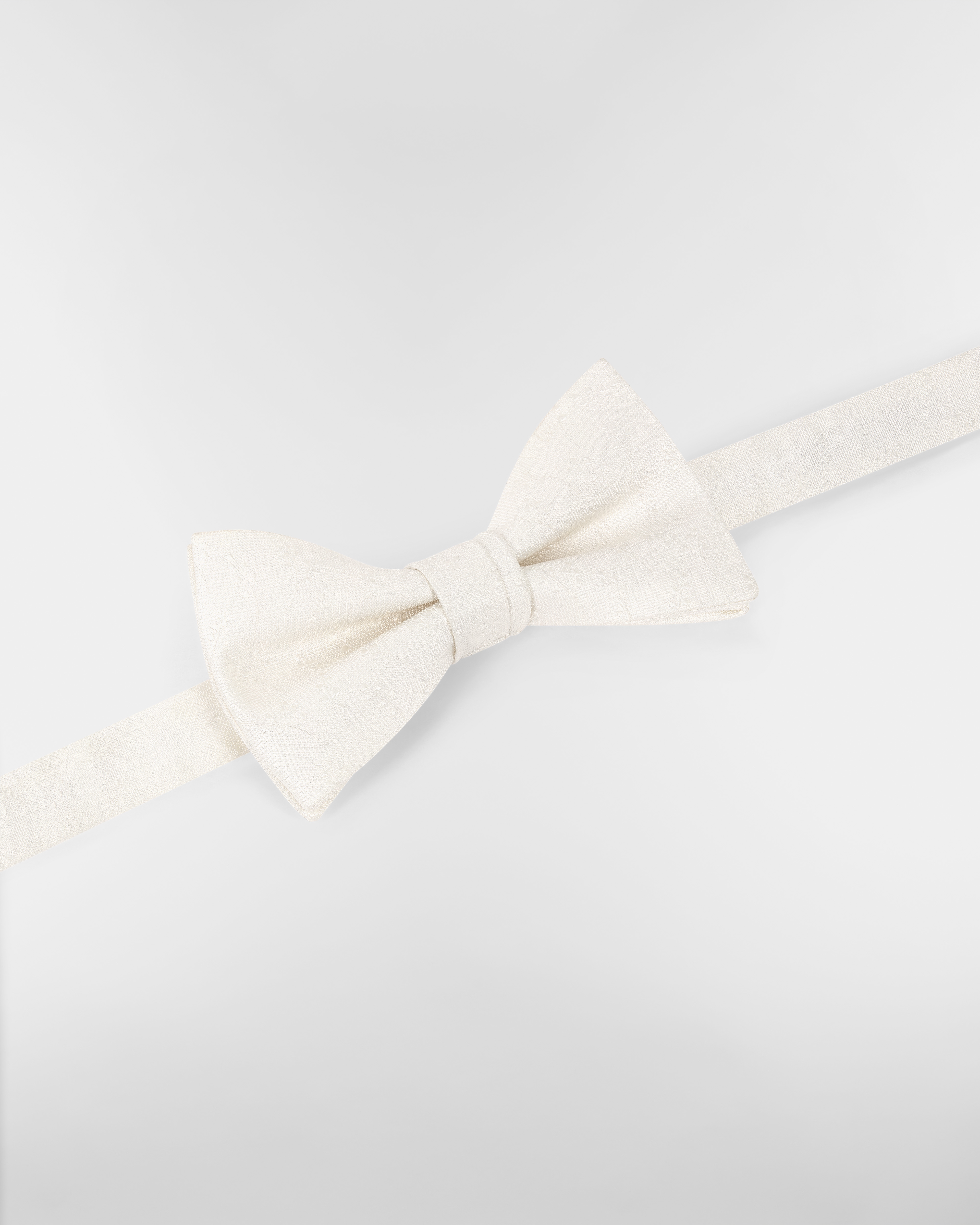 Nœud papillon CD Icon Muguet Soie blanc cassé E03