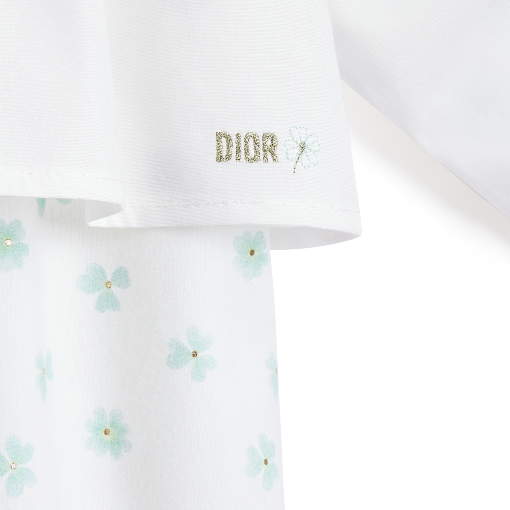 Newborn Gift Set Ivory Cotton Poplin and Ivory Cotton Jersey with Green and Gold-Tone Clover Motif E10