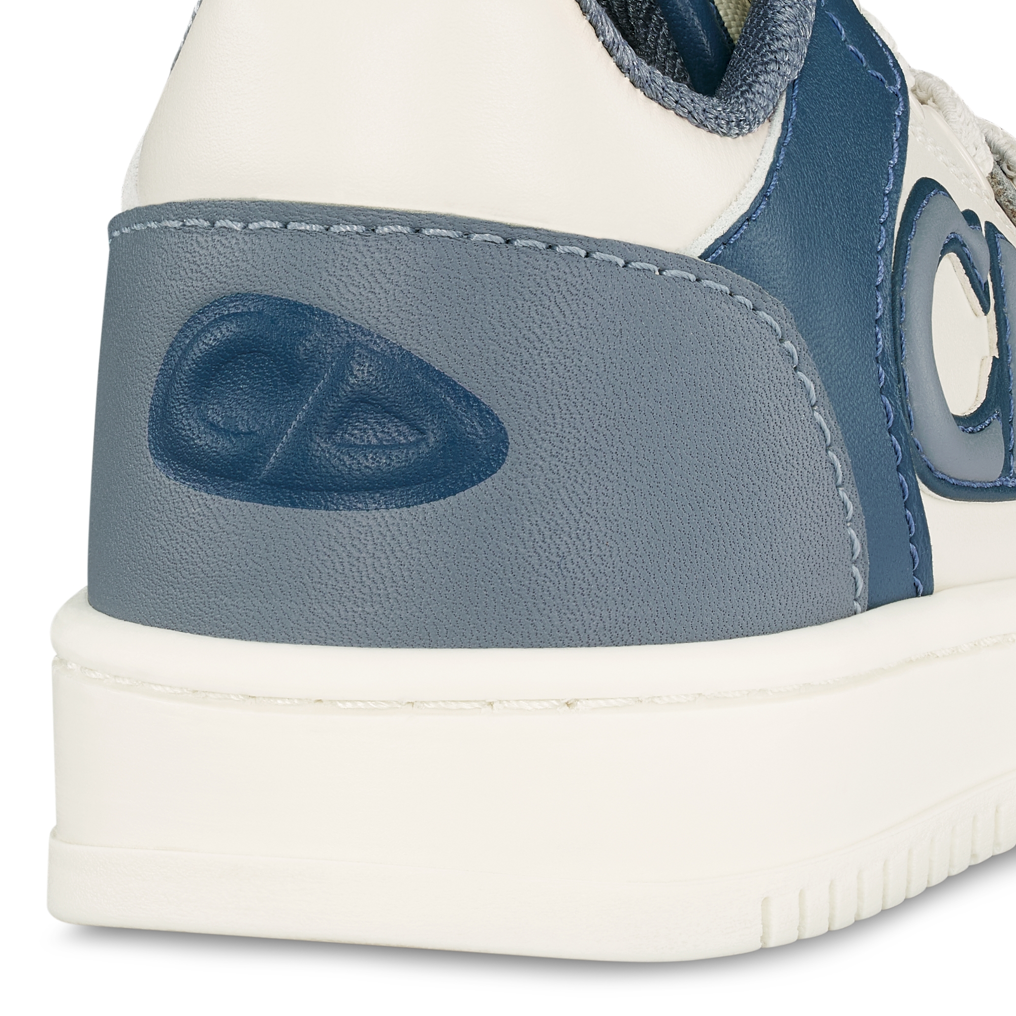 B57 Dribble Low Top Sneaker für Babys Glattes Kalbsleder in Cremeweiß, Blau und Hellblau E09