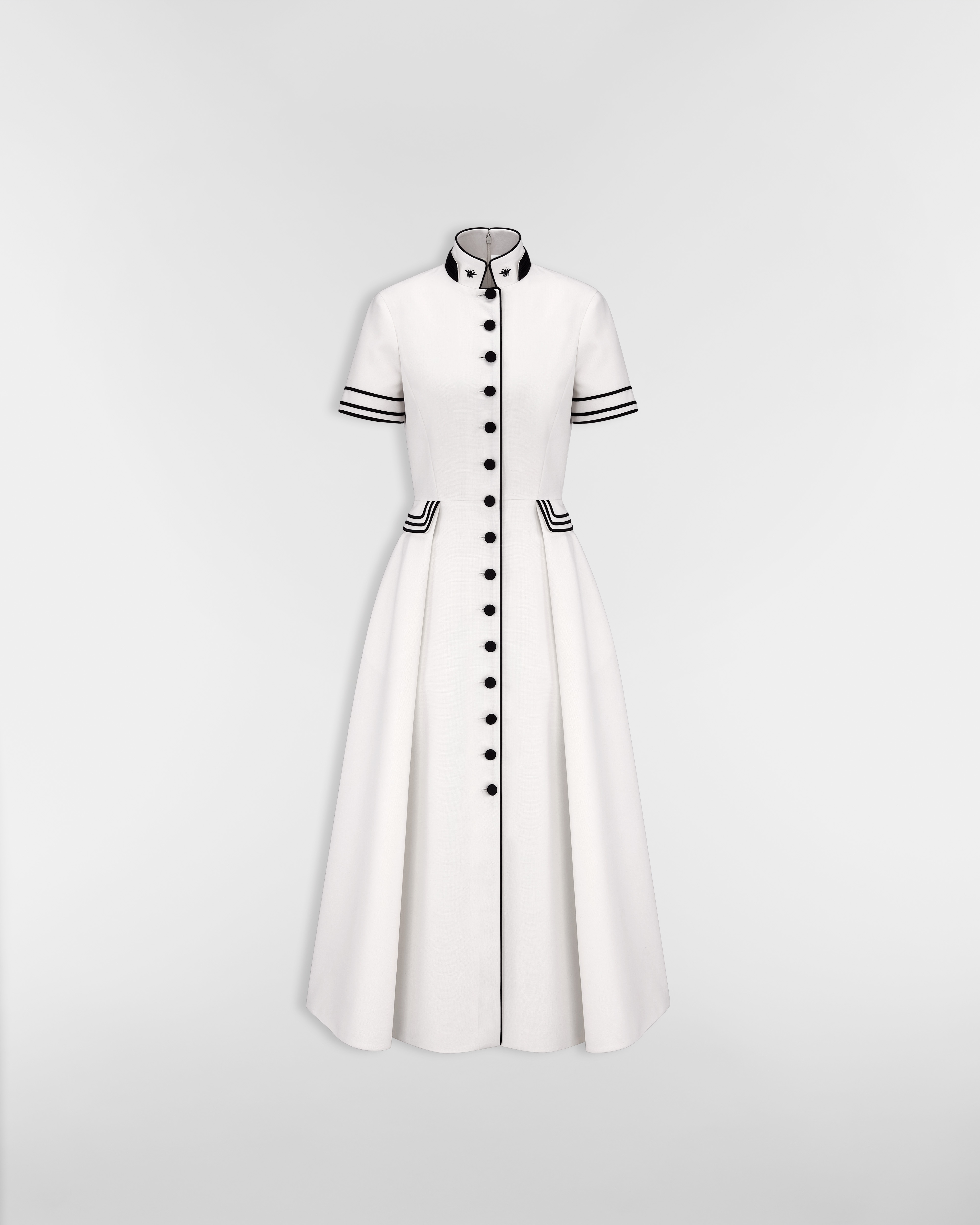 فستان متوسط الطول بتصميم قميص مع حزام صوف وموهير باللون البيج الفاتح E01