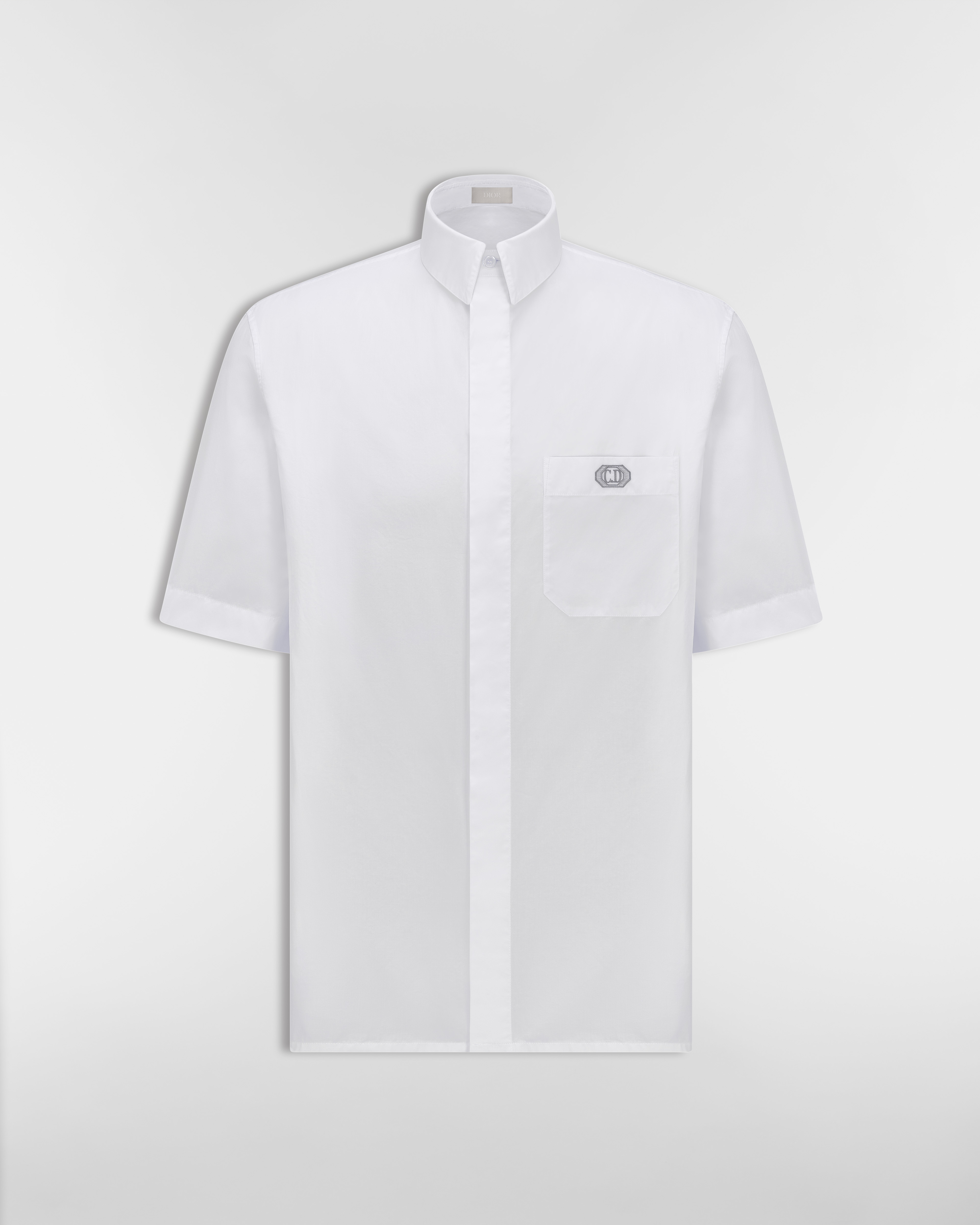 เสื้อเชิ้ตแขนสั้นพร้อมลายปัก CD Box ผ้าฝ้ายป๊อปลินสีขาว E01