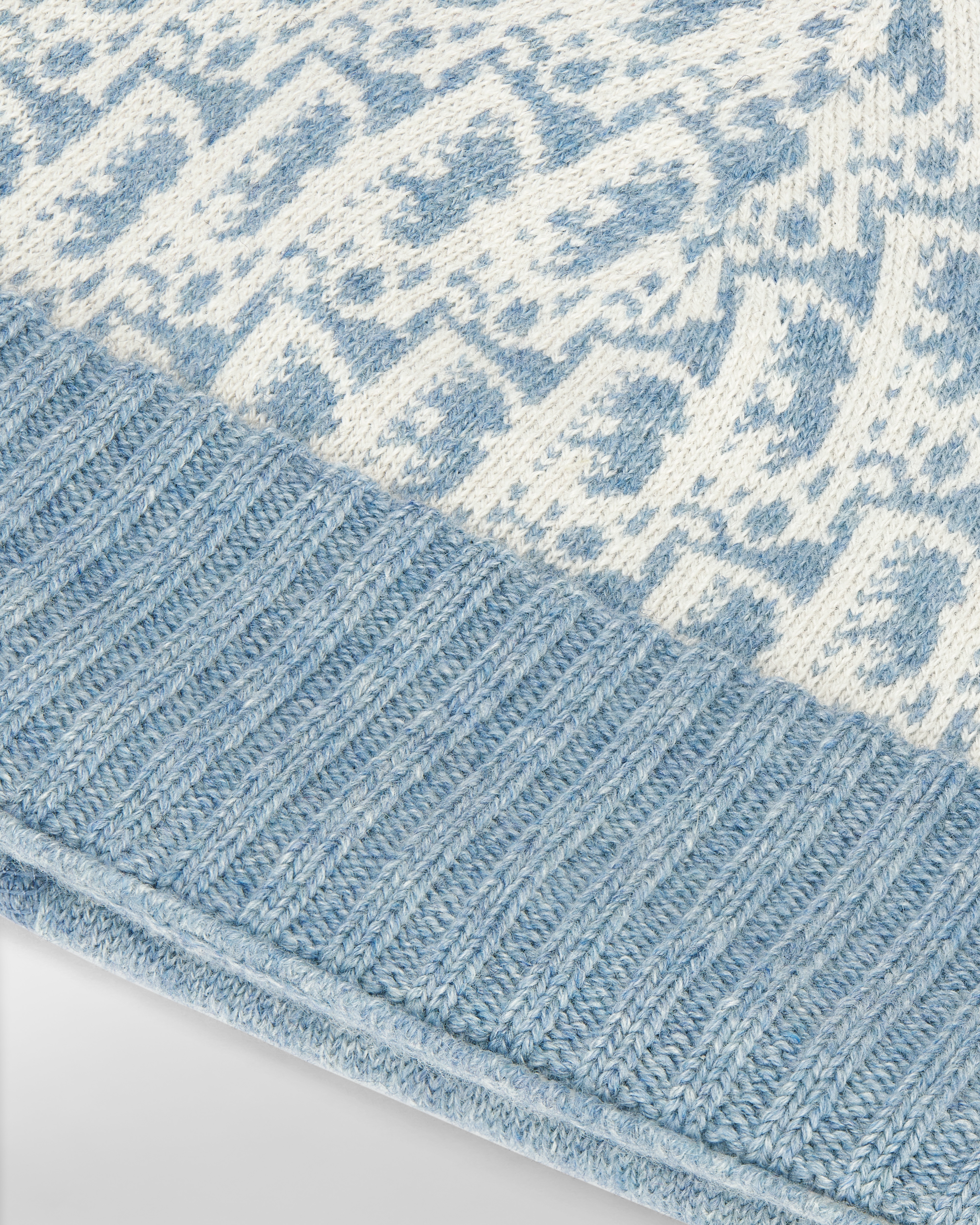 DiorAlps Dior Oblique Beanie Ecru and Chambray Blue Cashmere-Blend Intarsia Jacquard E09