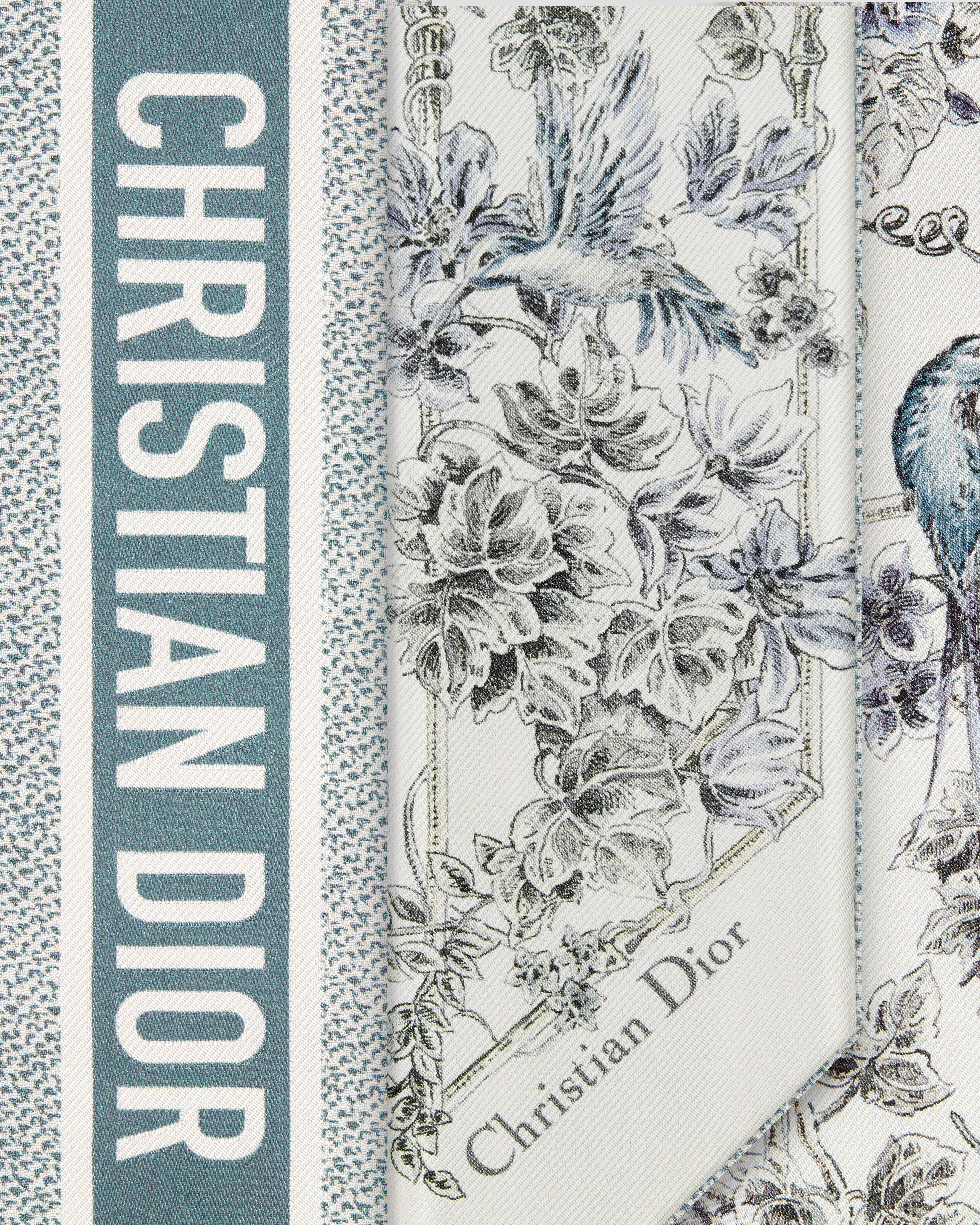 Mitzah Jardin D-Étoile Twill de soie blanche et bleue E09