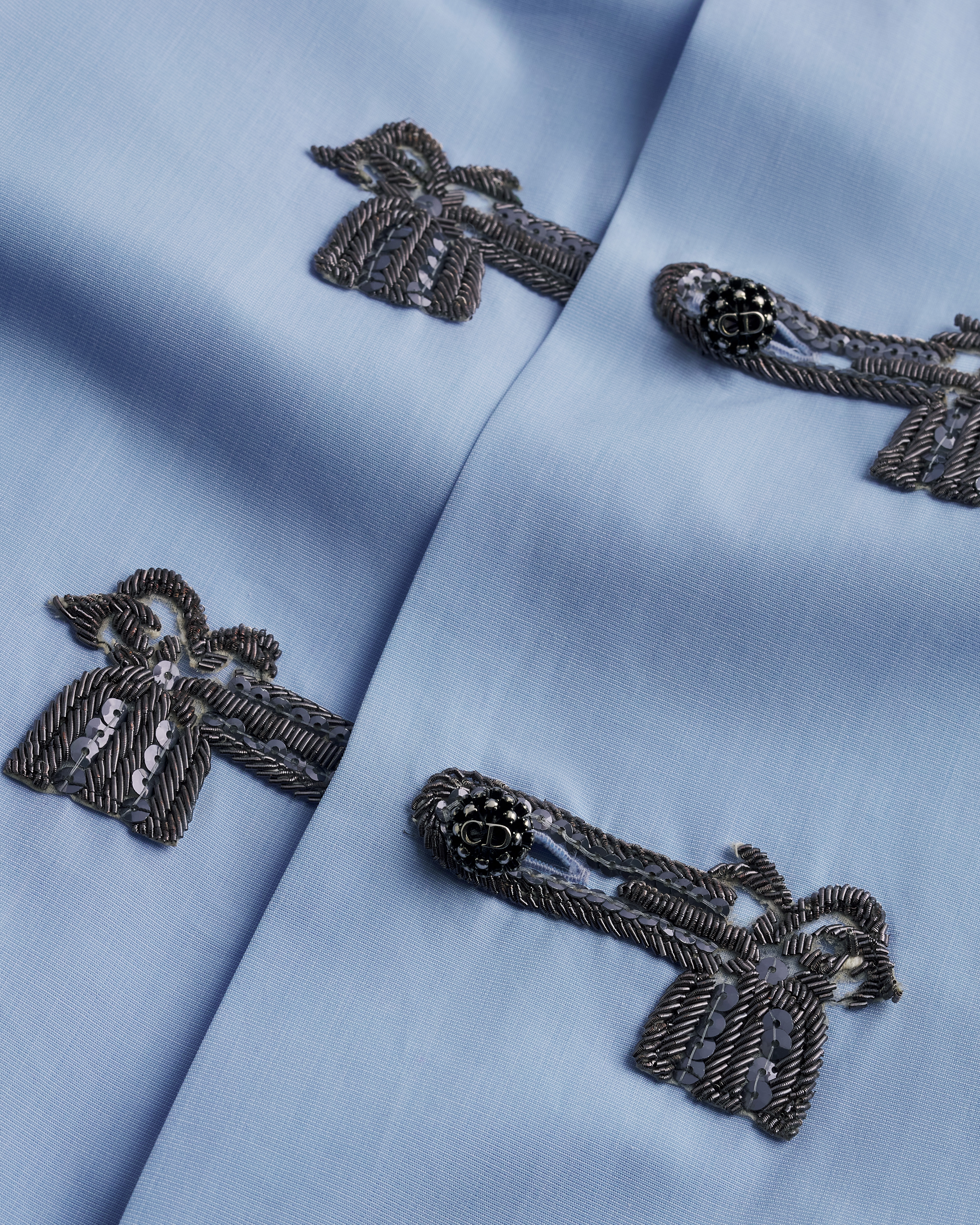 Embroidered Blouse with Brandenburg Closure Blue and White Cotton Poplin E10