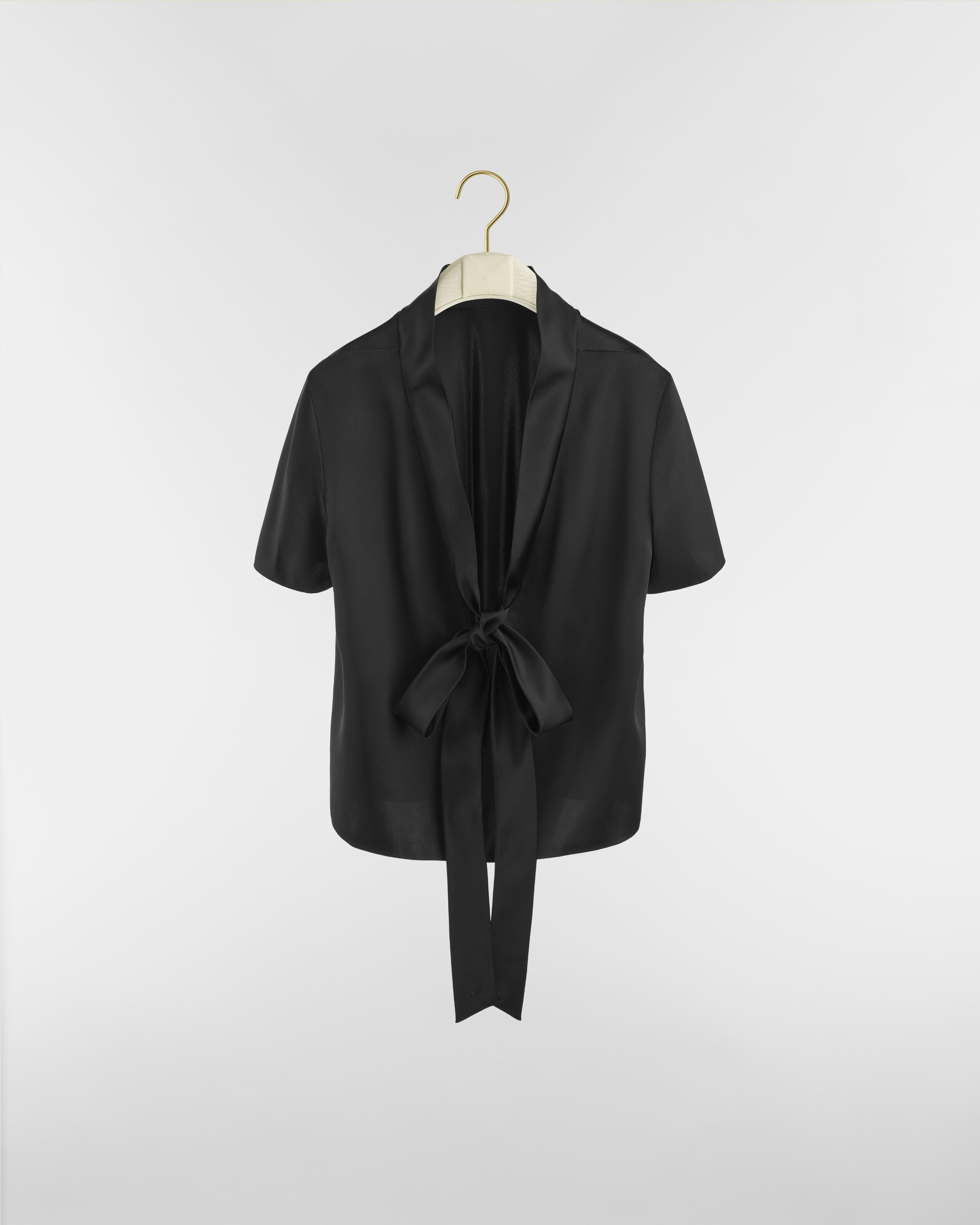 Hinten gebundene Bluse Seidentwill in Schwarz E08