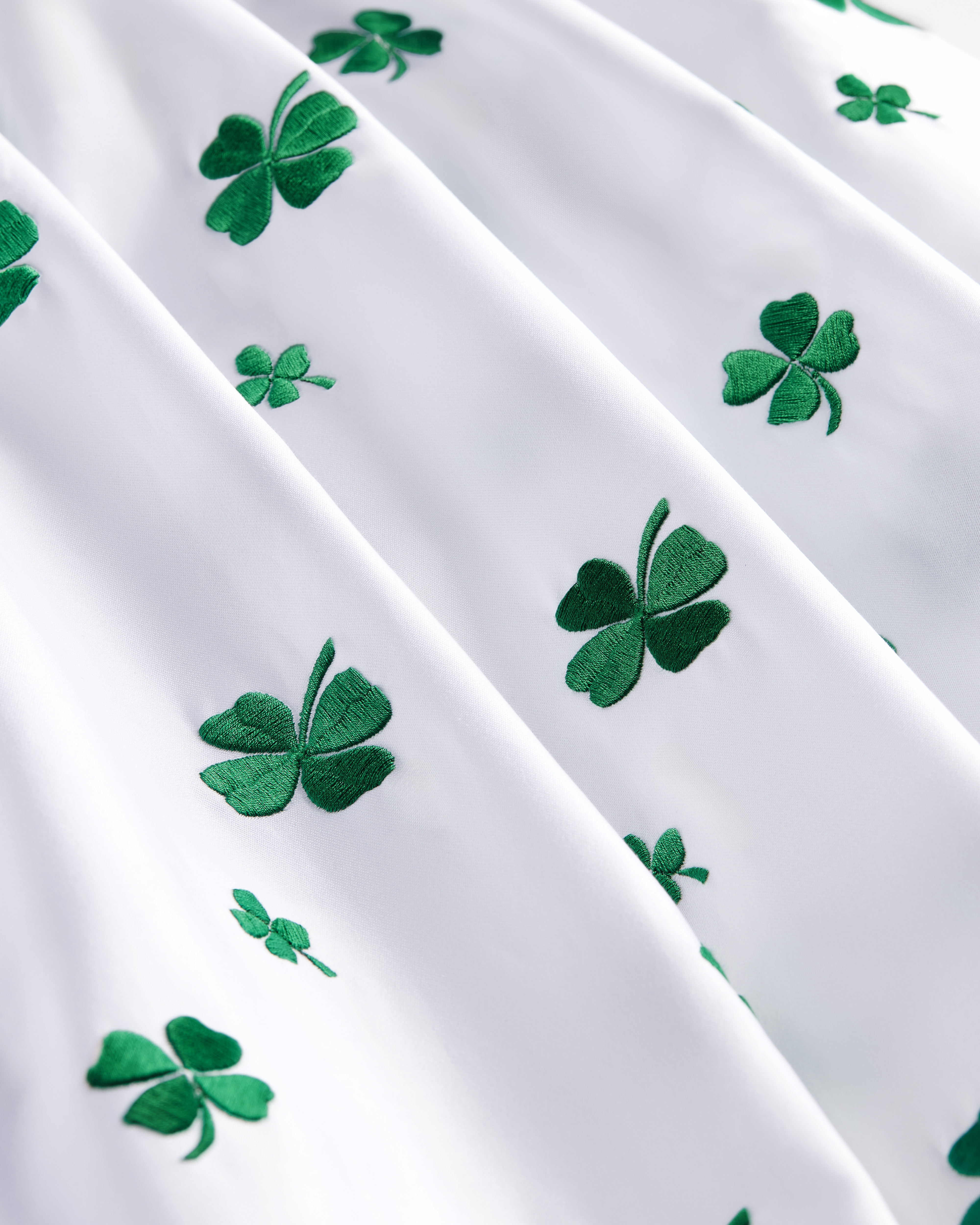 Jupe mi-longue brodée Popeline de coton mélangé blanc à motif Dior Clover vert E10