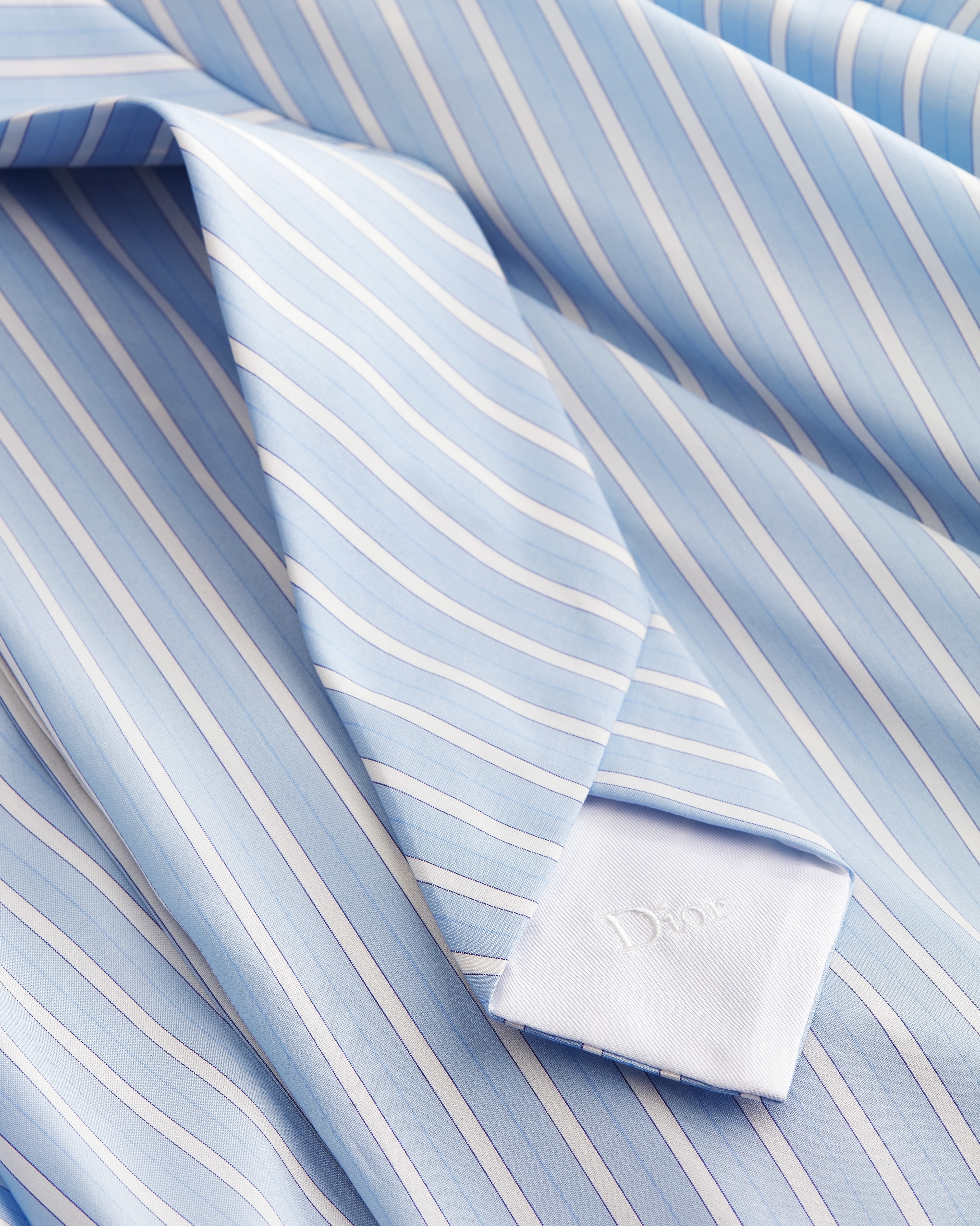 Midi-Hemdkleid mit Gürtel D-Stripes Seide in Blau und Weiß E09