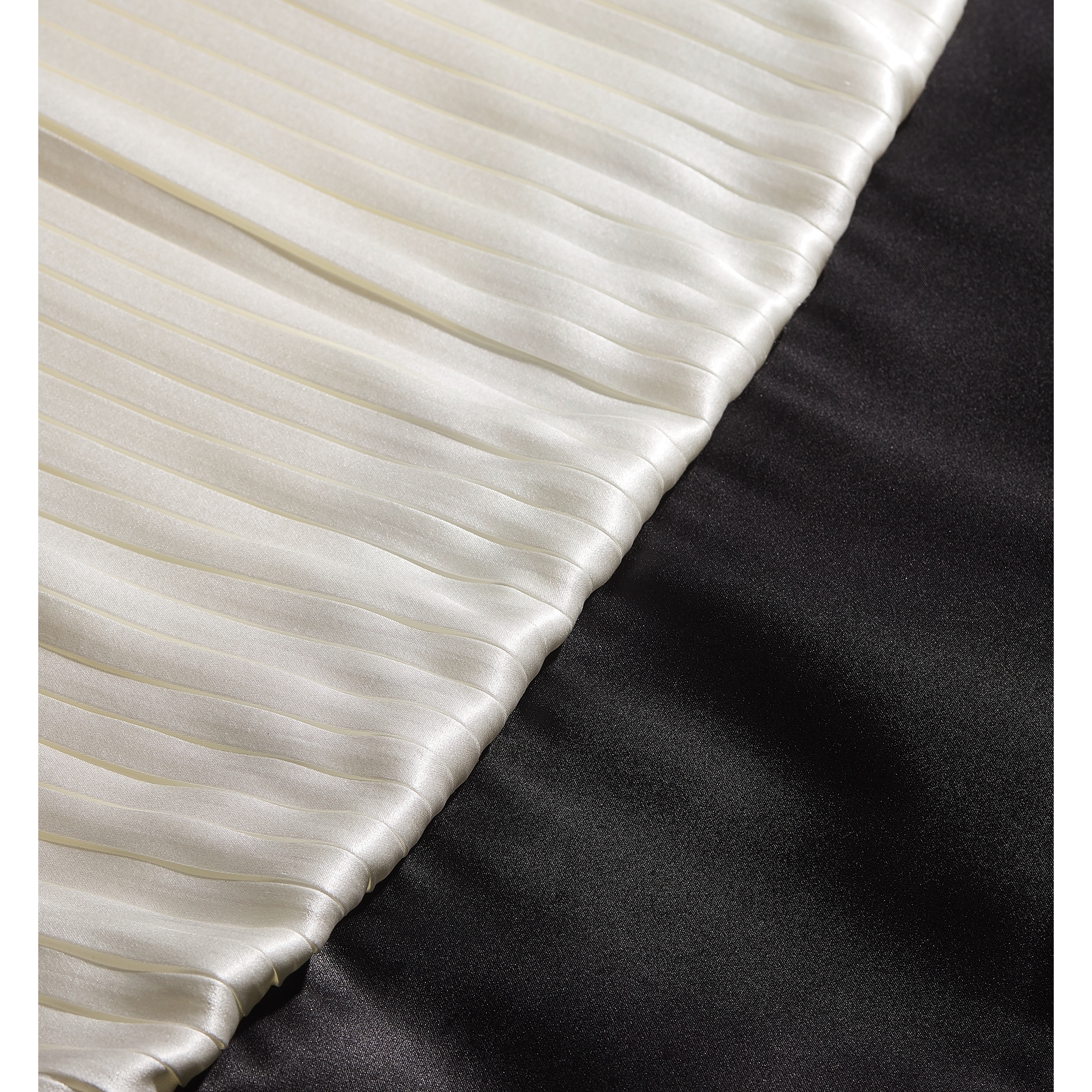 Belted Pleated Dress Black and White Silk Twill E09