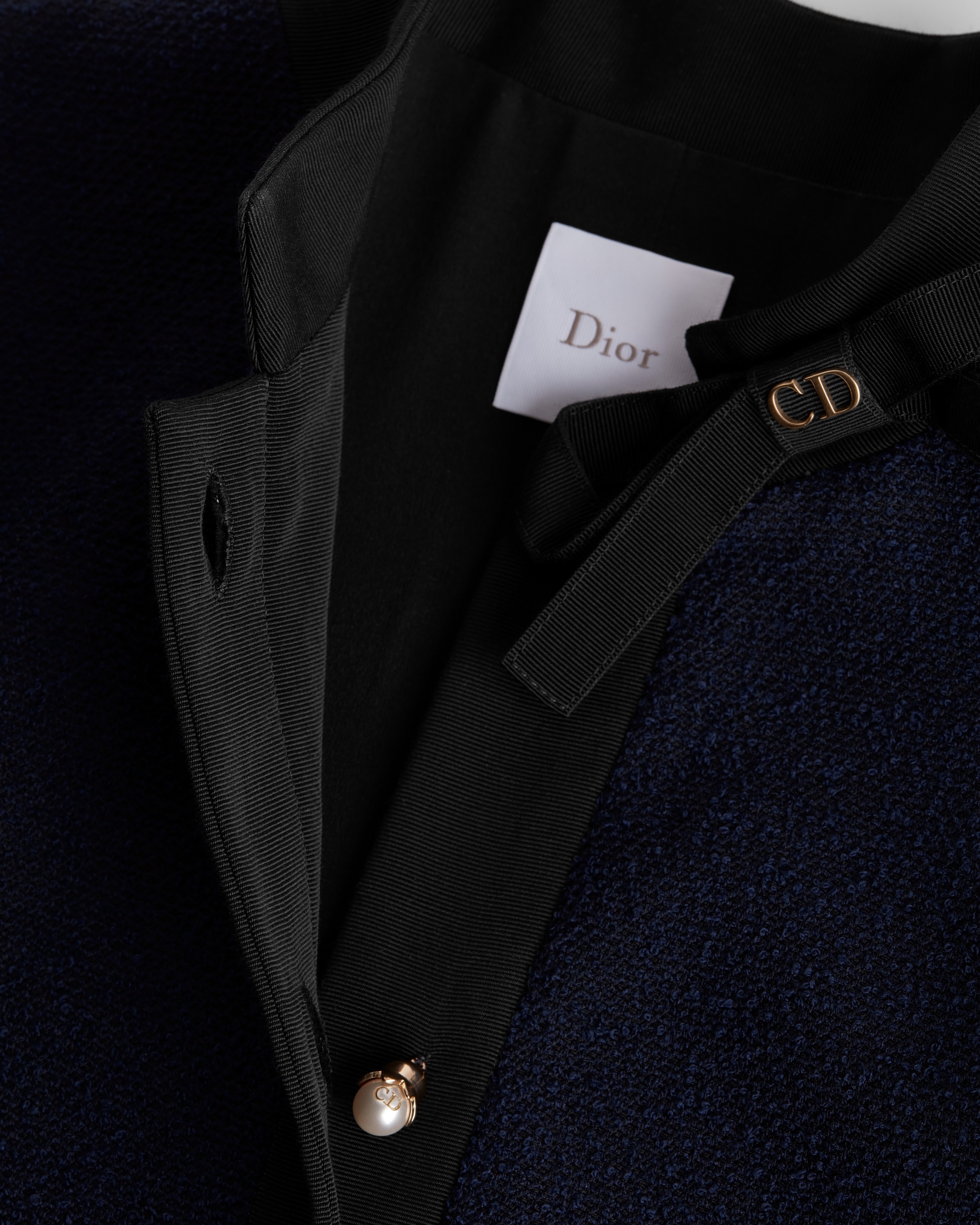 Jaqueta cropped Mescla de lã virgem e algodão buclê azul-marinho E12