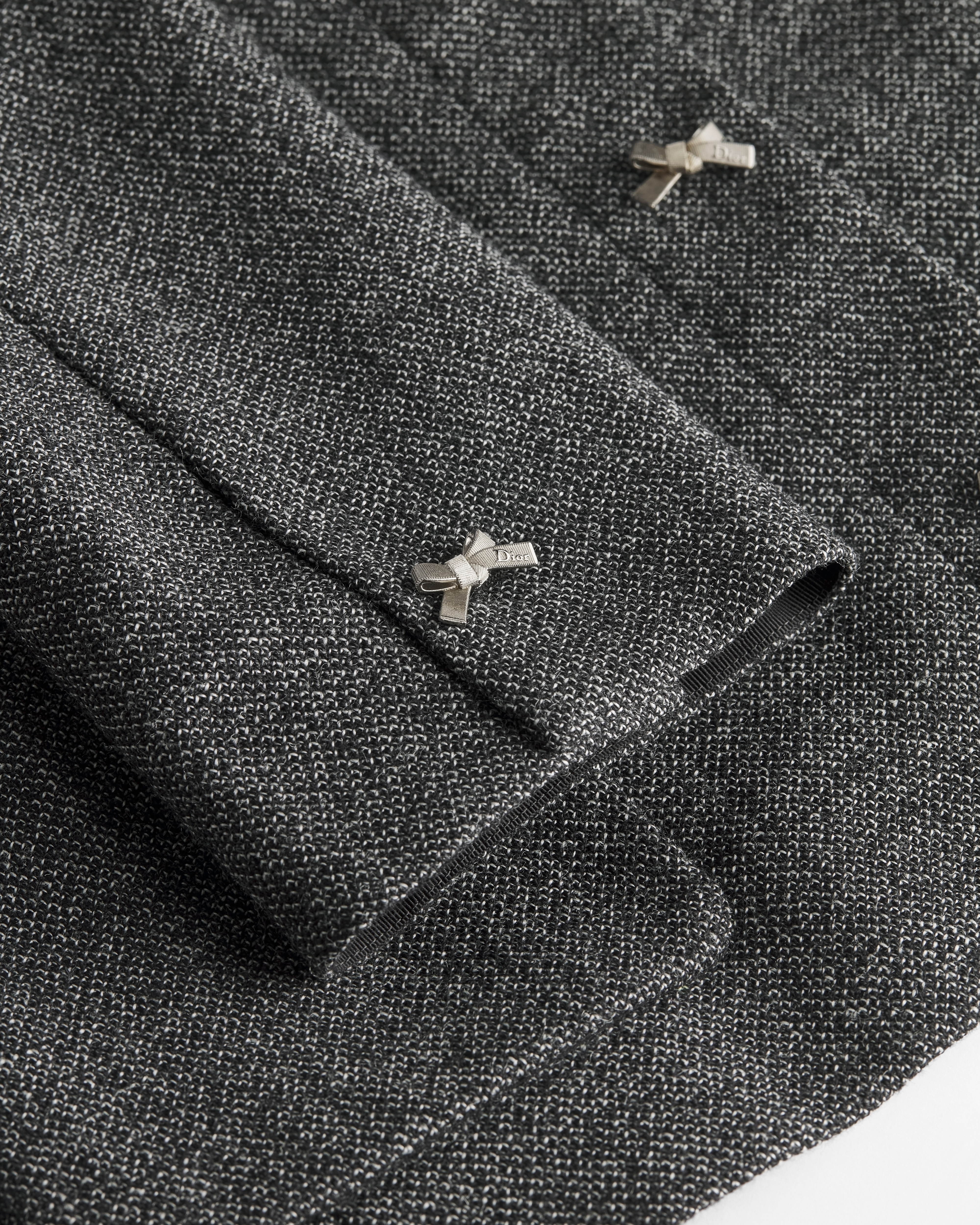 Jacke im Cropped-Stil Schurwolltweed in Schwarz und Weiß E10