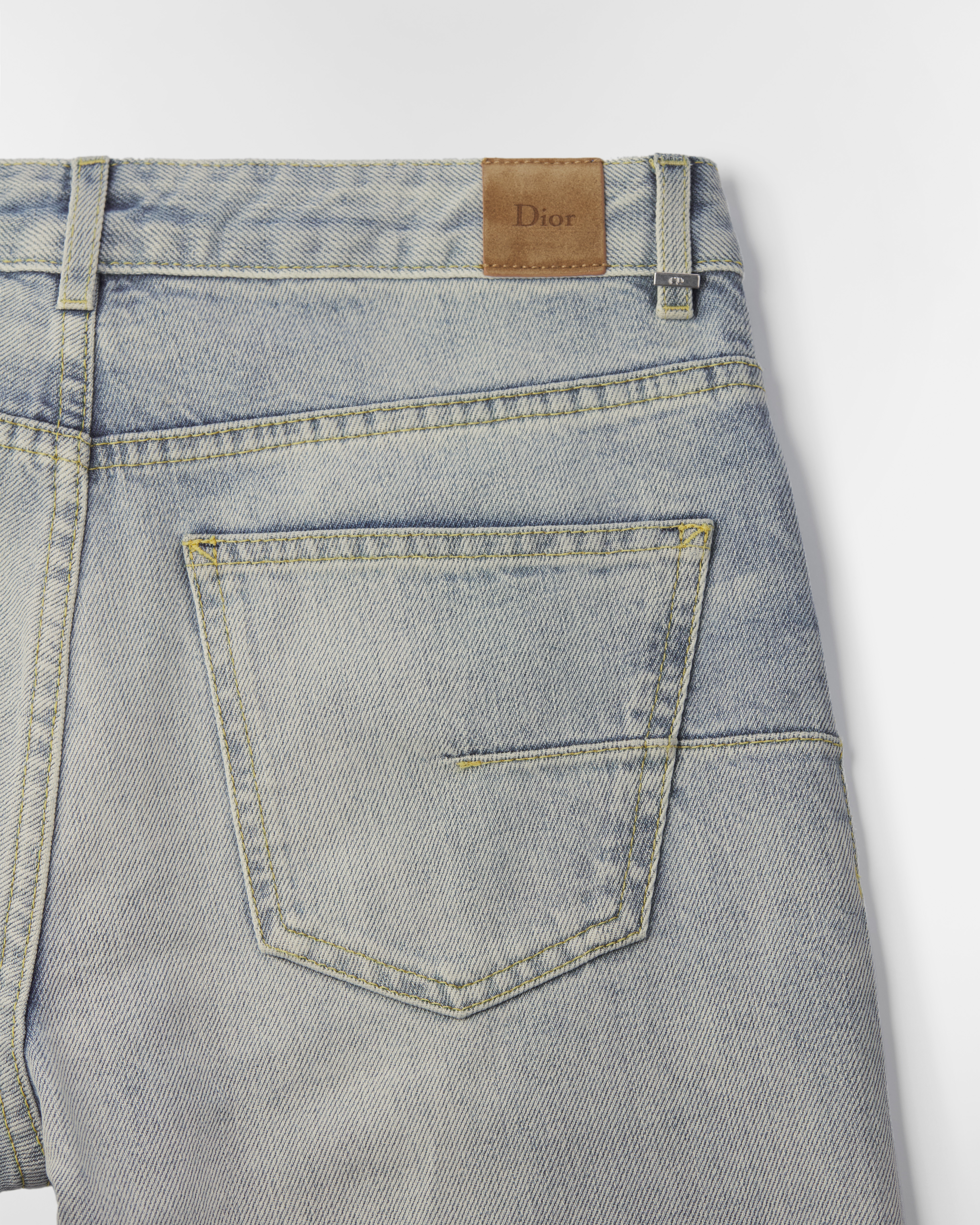 Ausgestellte Dioramour Jeans mit Stickerei Baumwolldenim in Hellblau mit Doves & Roses Motiv in mehreren Farben E10