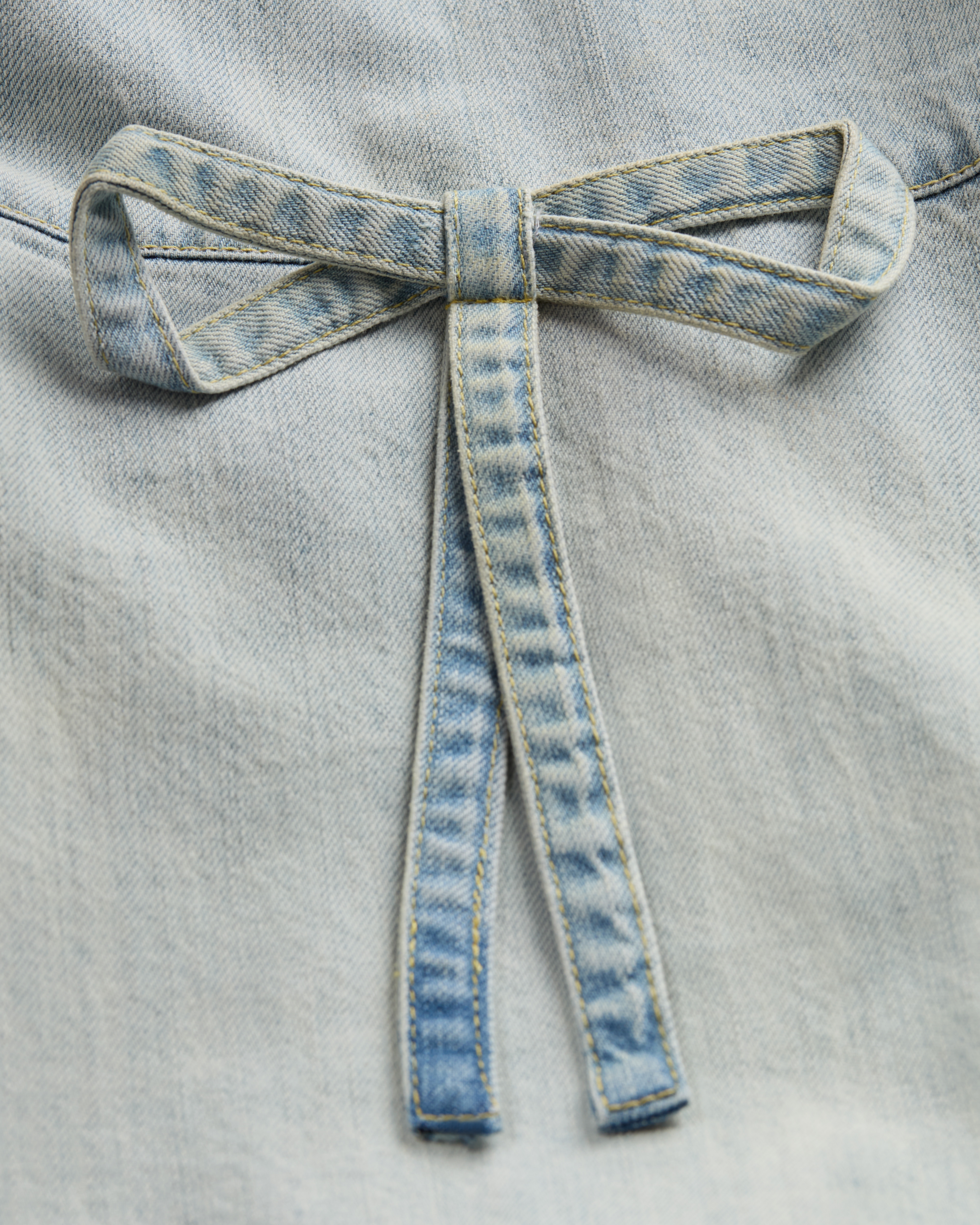 Robe évasée brodée Dioramour Denim de coton bleu clair et coton blanc à motif Doves & Roses multicolore E11