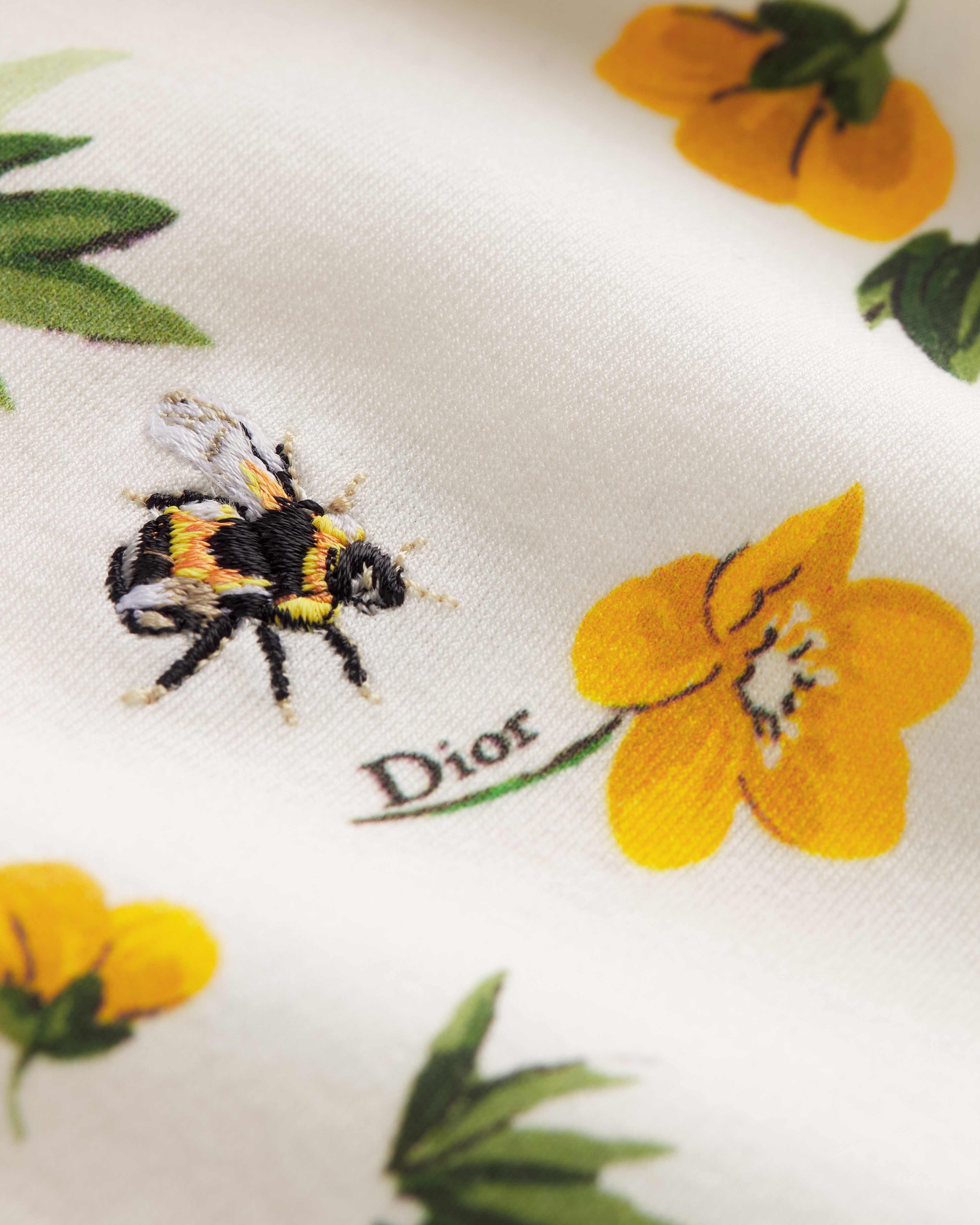 Oversized Cropped T-Shirt White Cotton with Yellow and Green Dior Buttercup Motif E09
