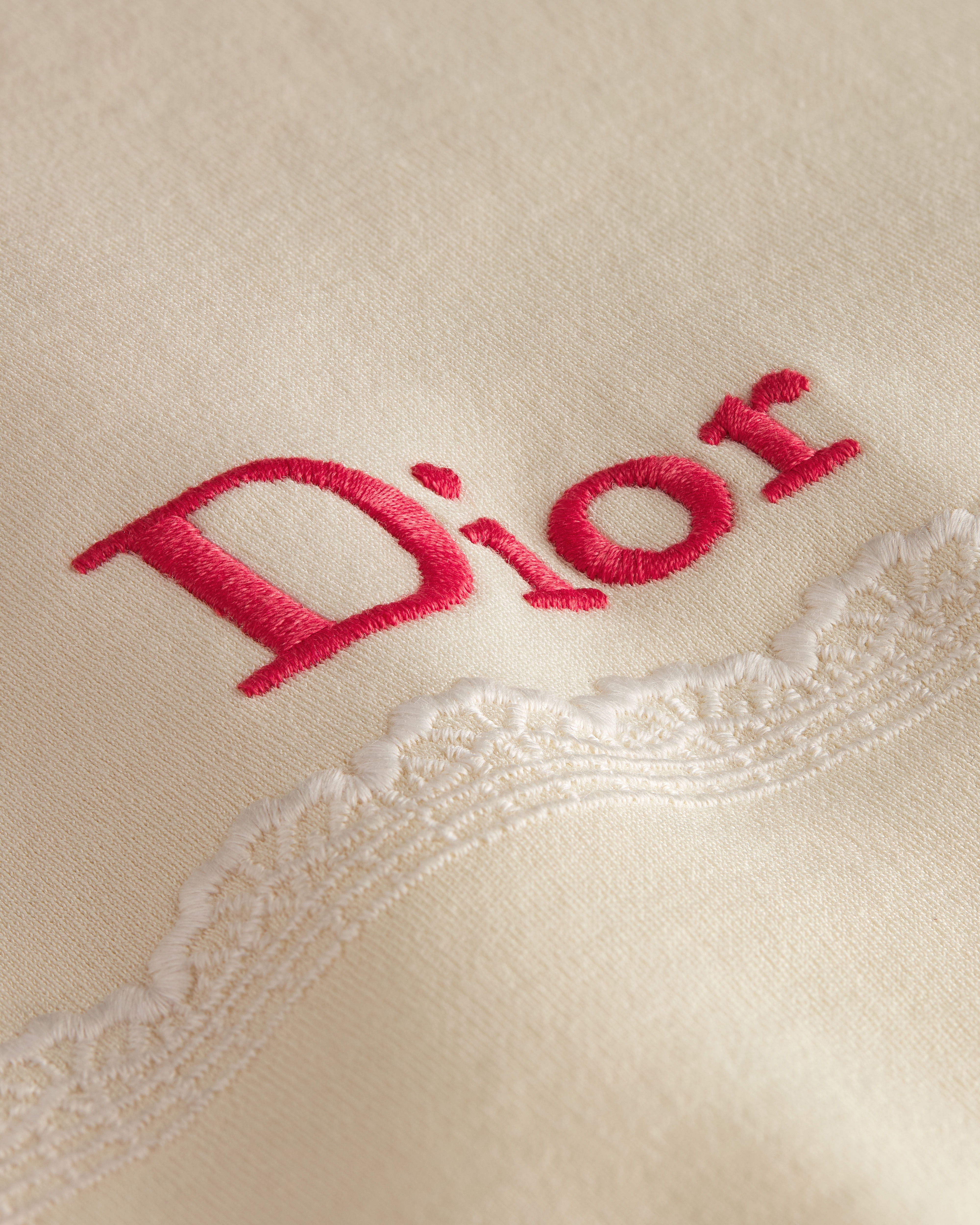 Camiseta extragrande y corta Book Cover Punto de algodón beige y rojo E10