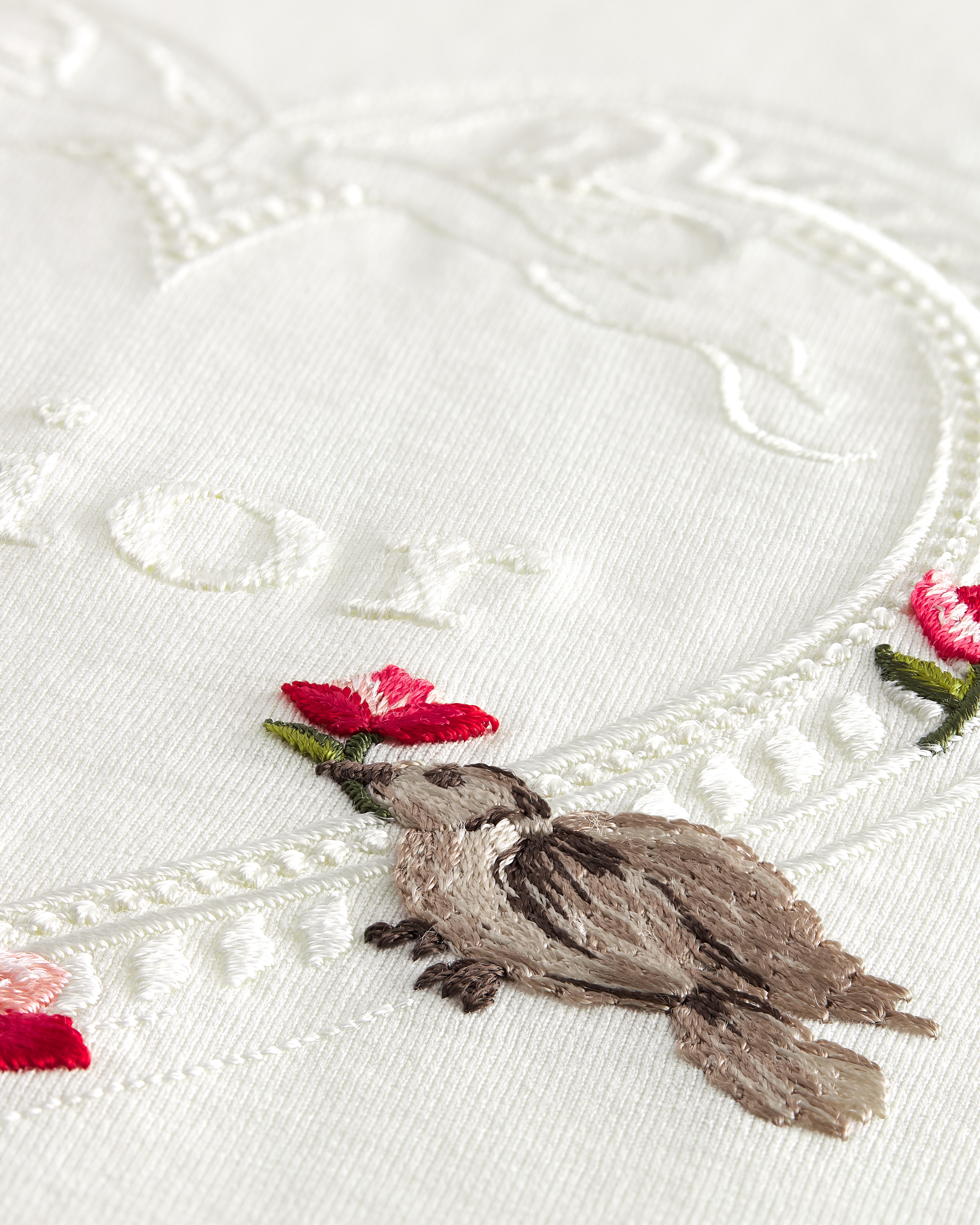 Dioramour Fitted T-Shirt White Cotton Jersey with Multicolor Doves & Roses Motif E10