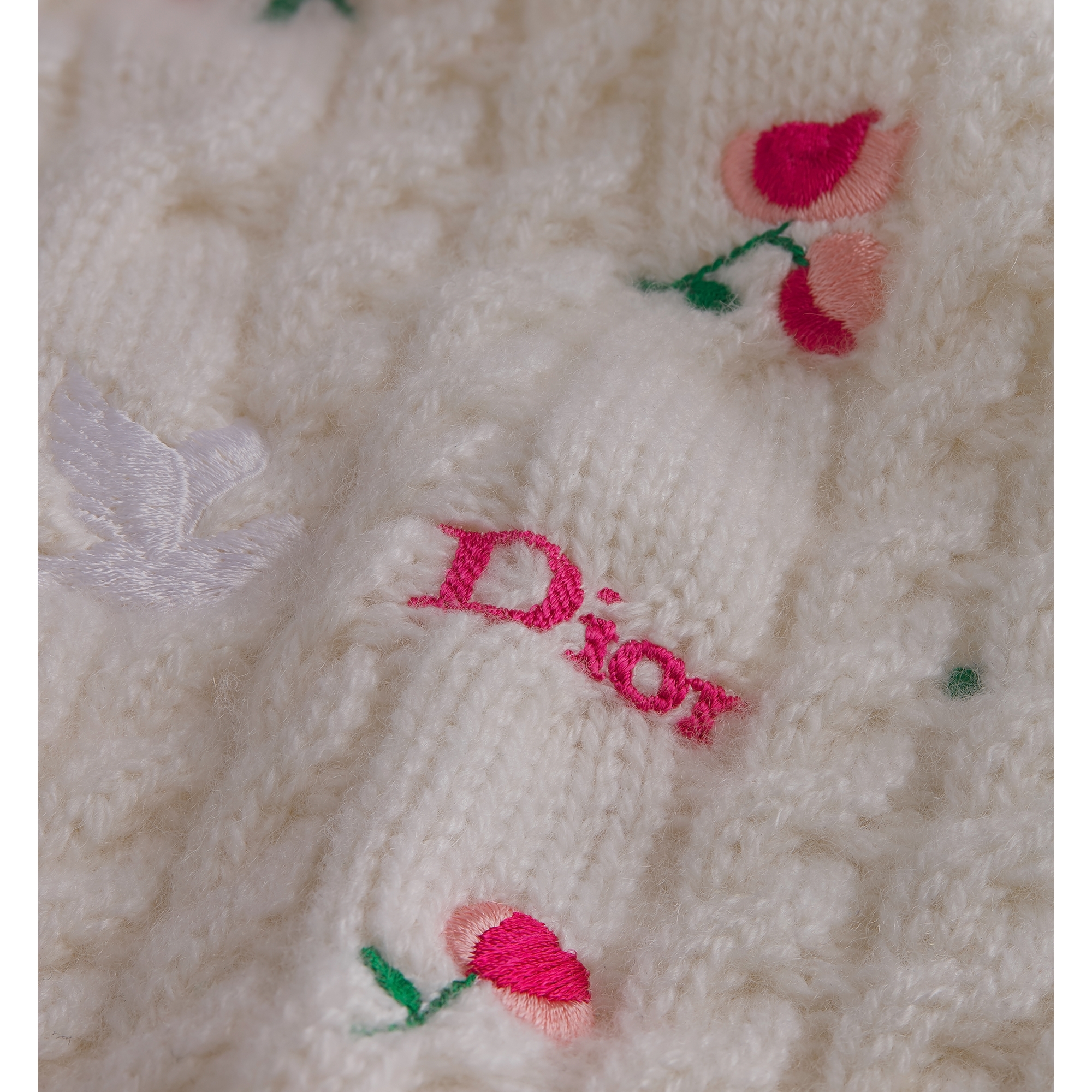 Dioramour Embroidered Cardigan Ecru Cashmere Cable-Knit with Multicolor Doves & Roses Motif E09