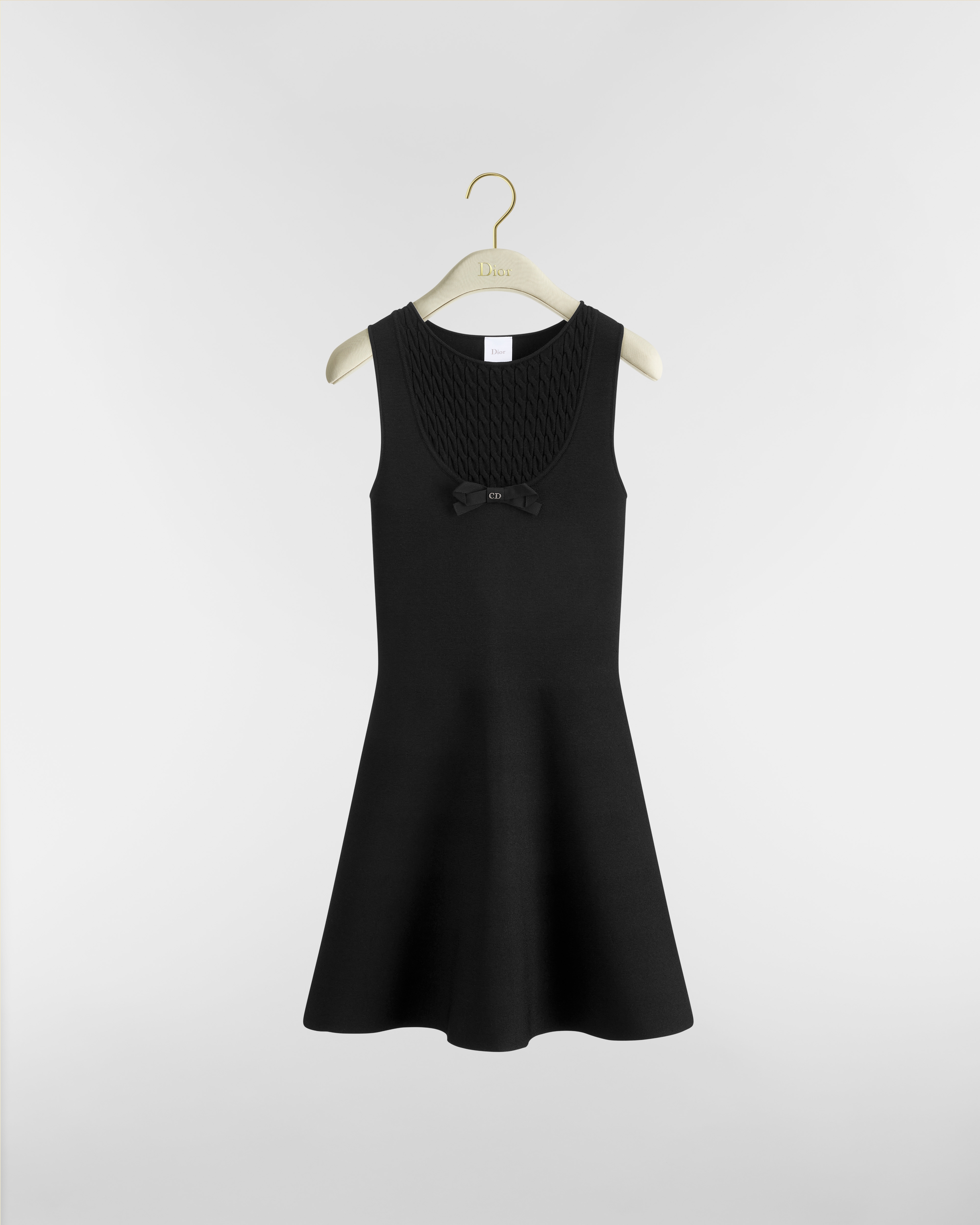 傘狀短洋裝 黑色科技針織 E01